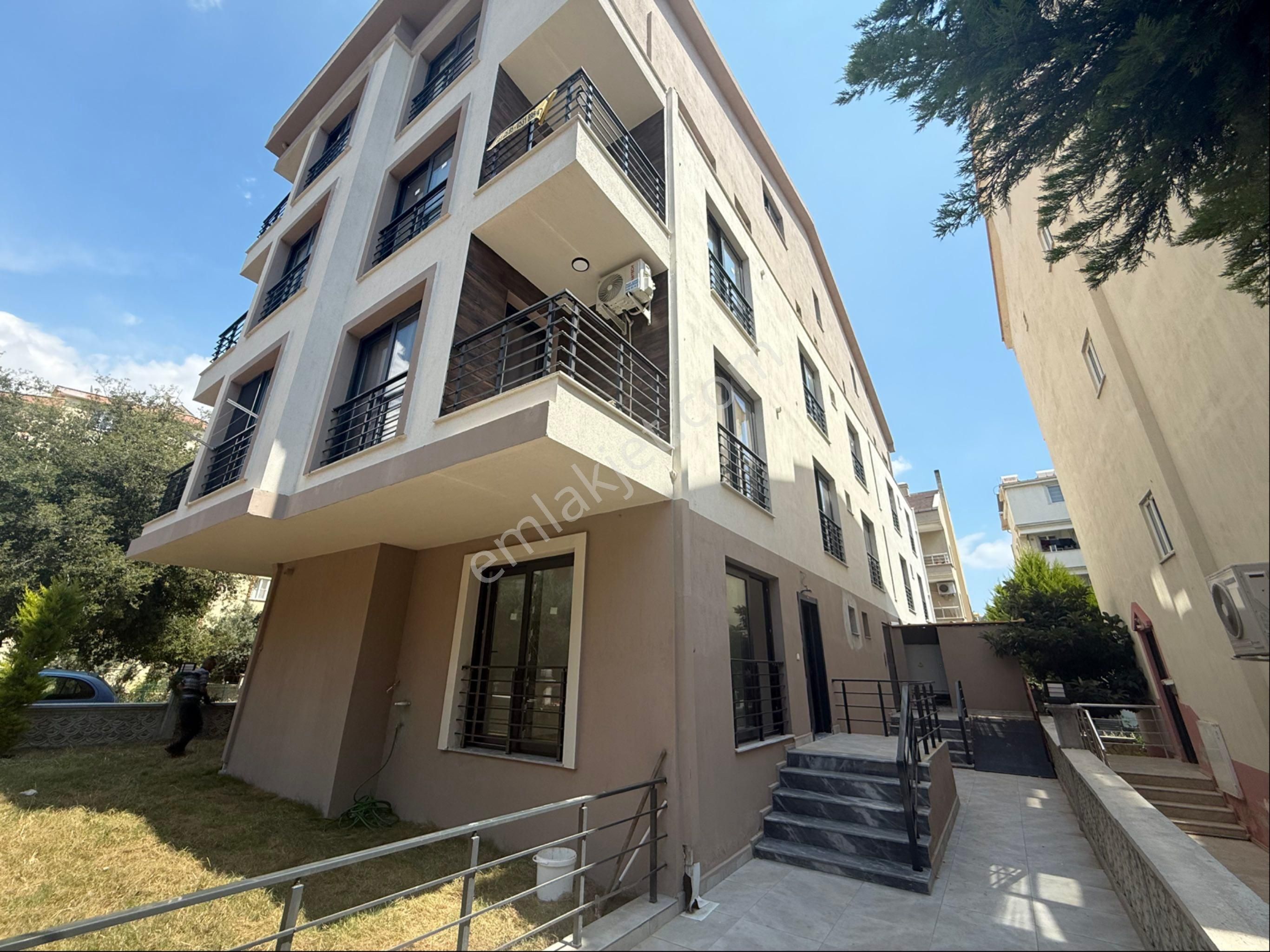 Efelerde Satılık 1+1 Geniş Daire