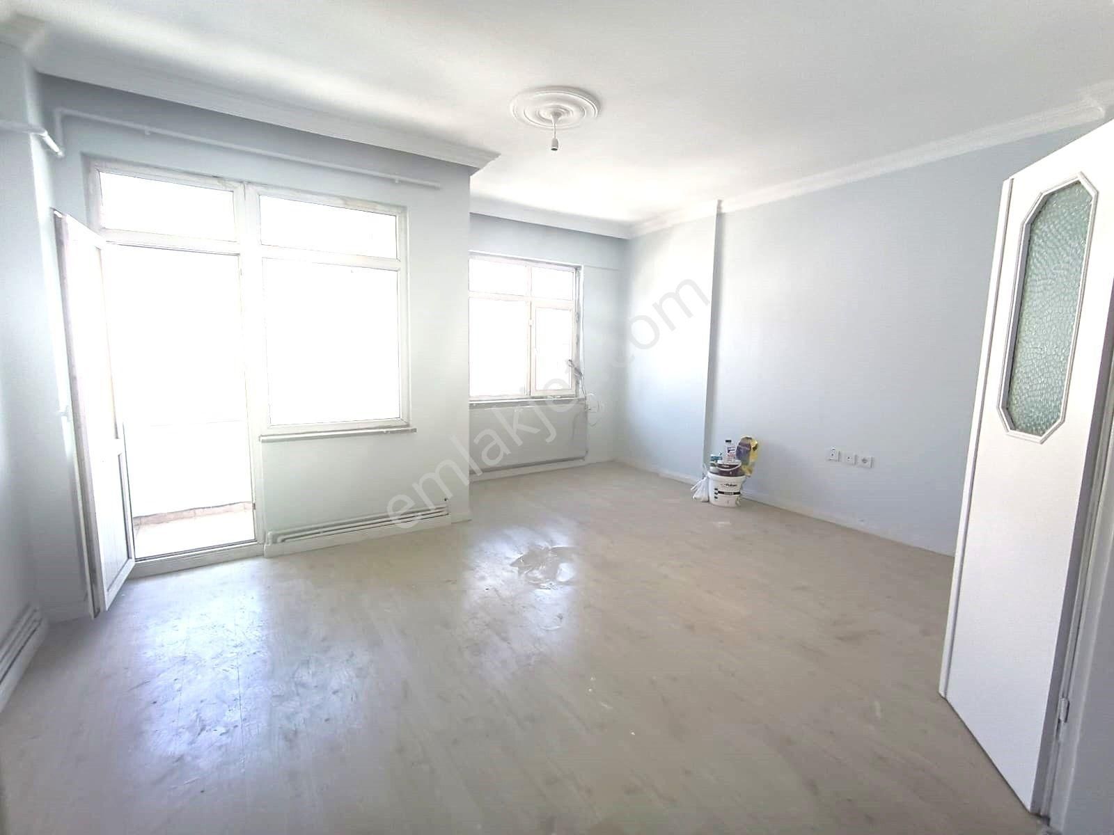 Satılık Daire Pendik Esenyalı Mahallesi