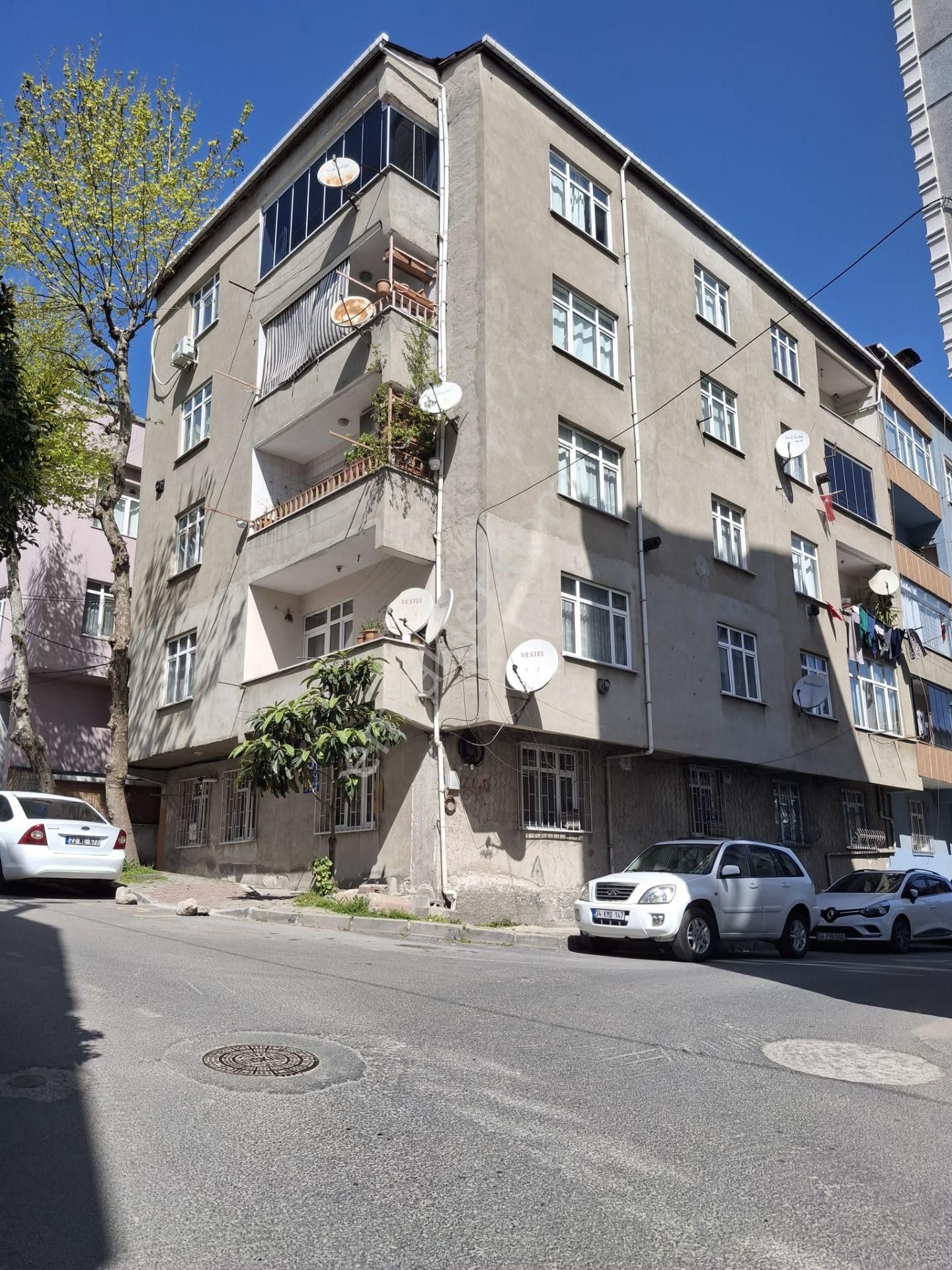 İstanbul Küçükçekmece'de Geniş 2+1 Kiralık Daire