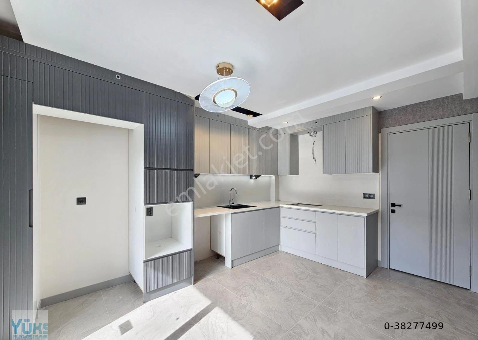 Denizli Şemikler De 3+1 160 M2 Ebeveyn Banyolu Satılık Arakat Daire