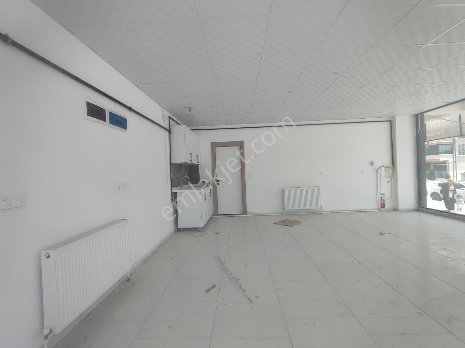 Köse Başında 30m2 Kiralık Dükkan