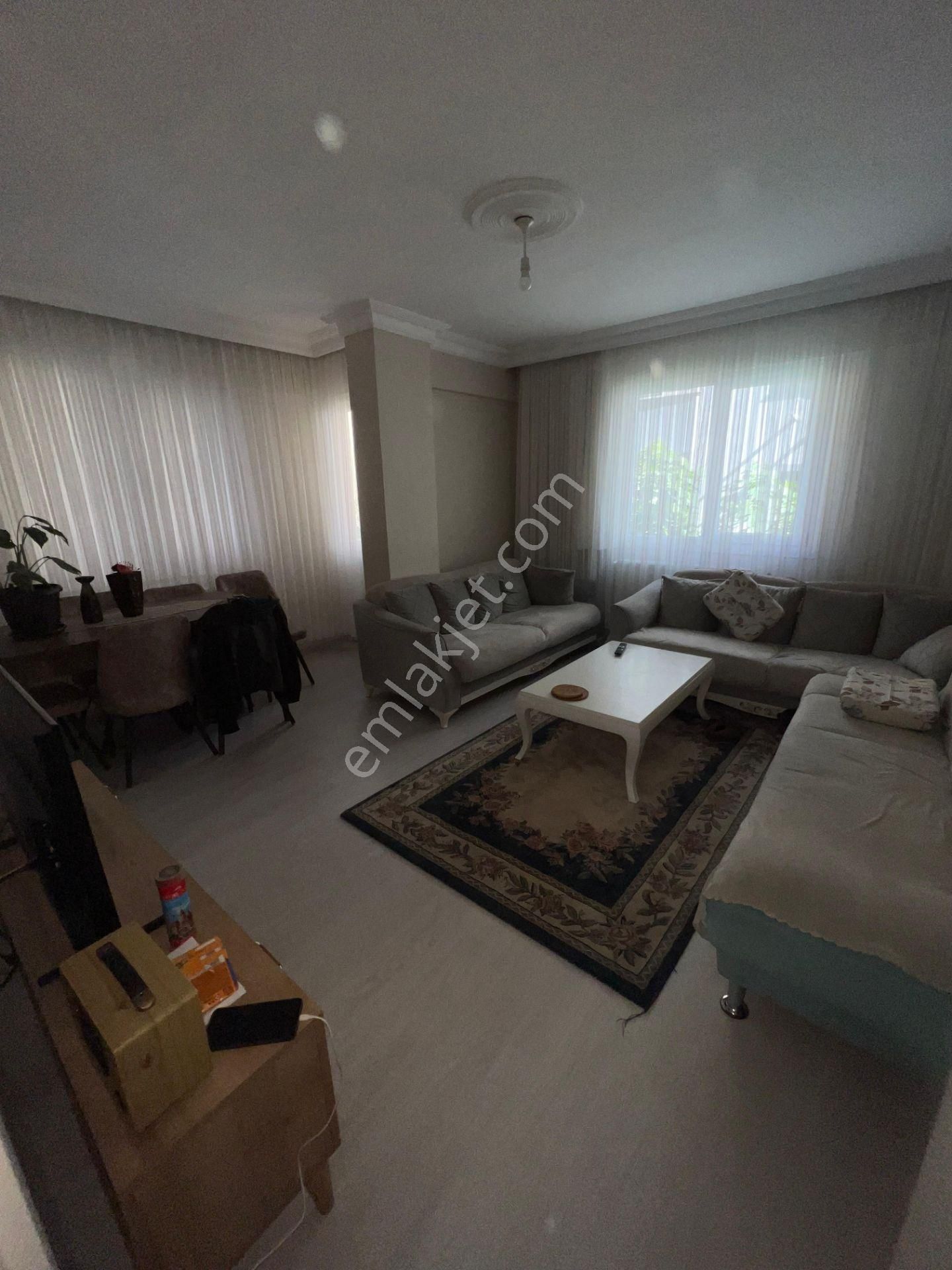 İstanbul Ümraniye İstiklal Mah Satılık 2+1 Daire 90 M2