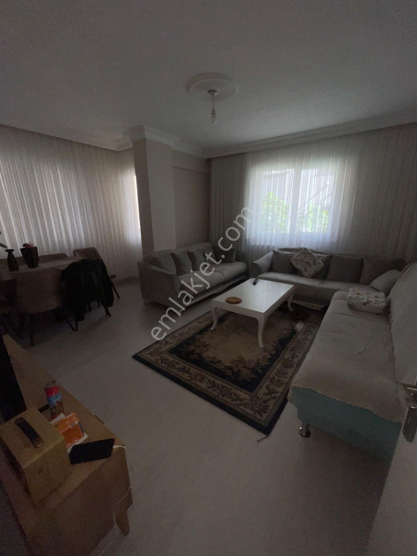 İstanbul Ümraniye İstiklal Mah Satılık 2+1 Daire 90 M2