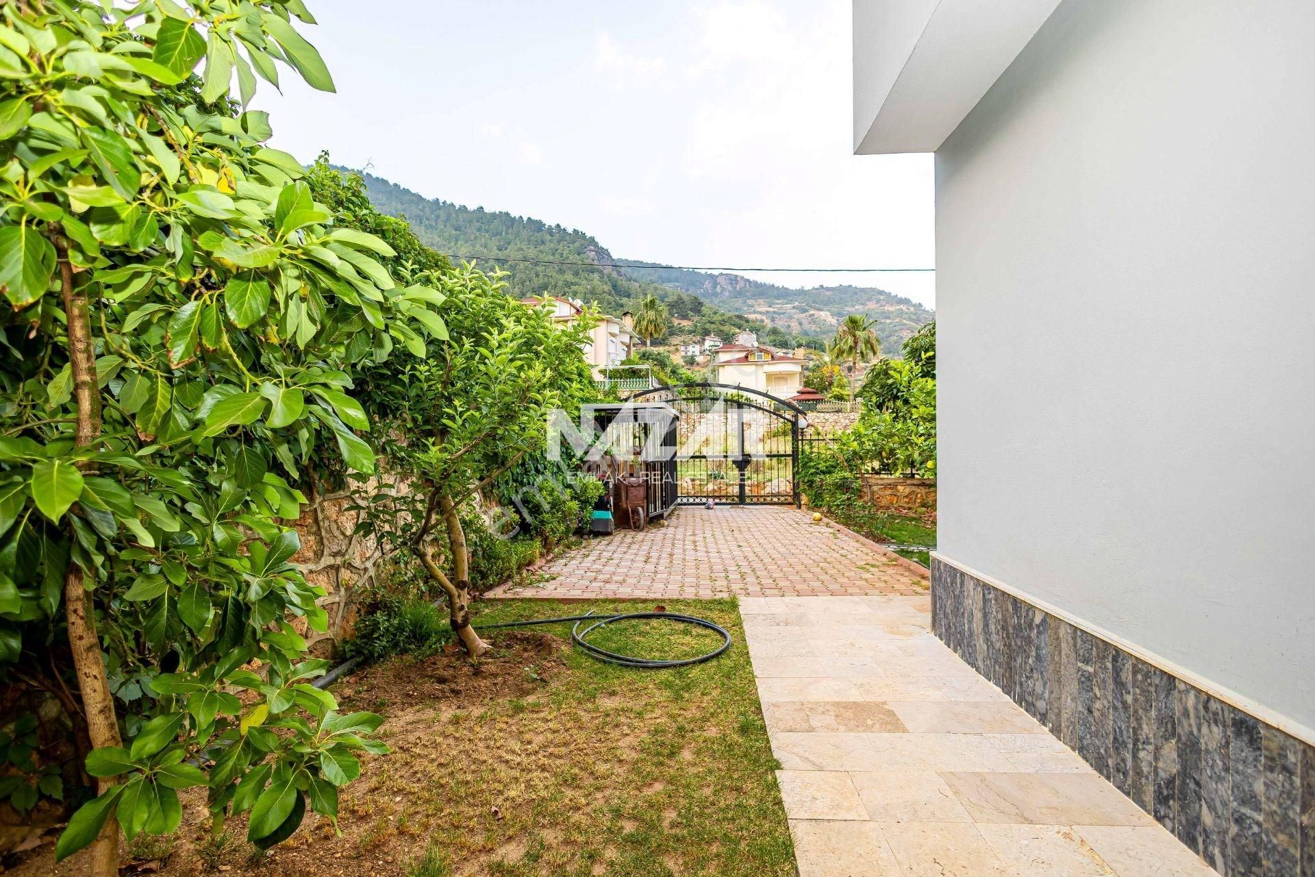 Alanya Oba’da Satılık Manzaralı 5+1 Müstakil Villa - Görsel 10