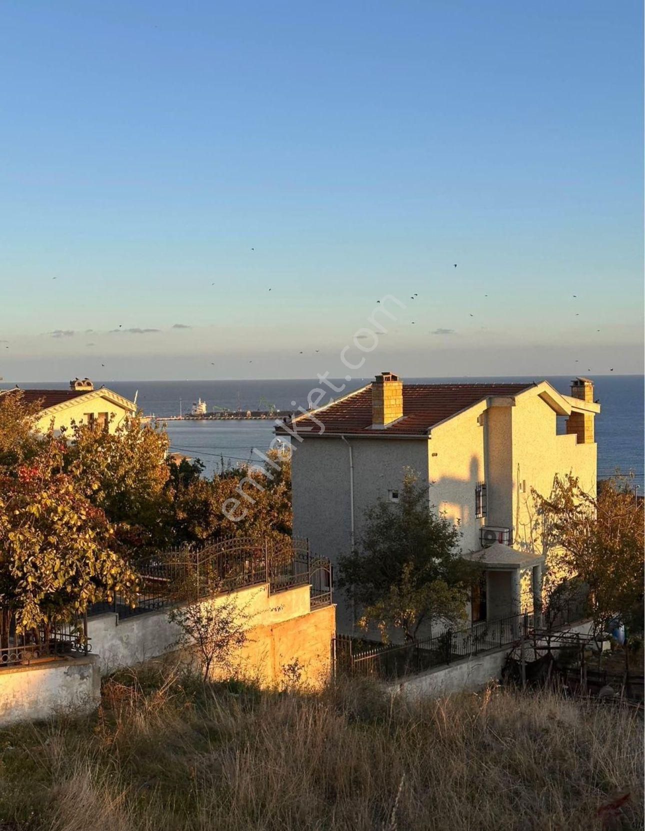 Marmaraereğlisi Çeşmeli 300m2 Villalara Komşu Deniz Manzaralı Arsa