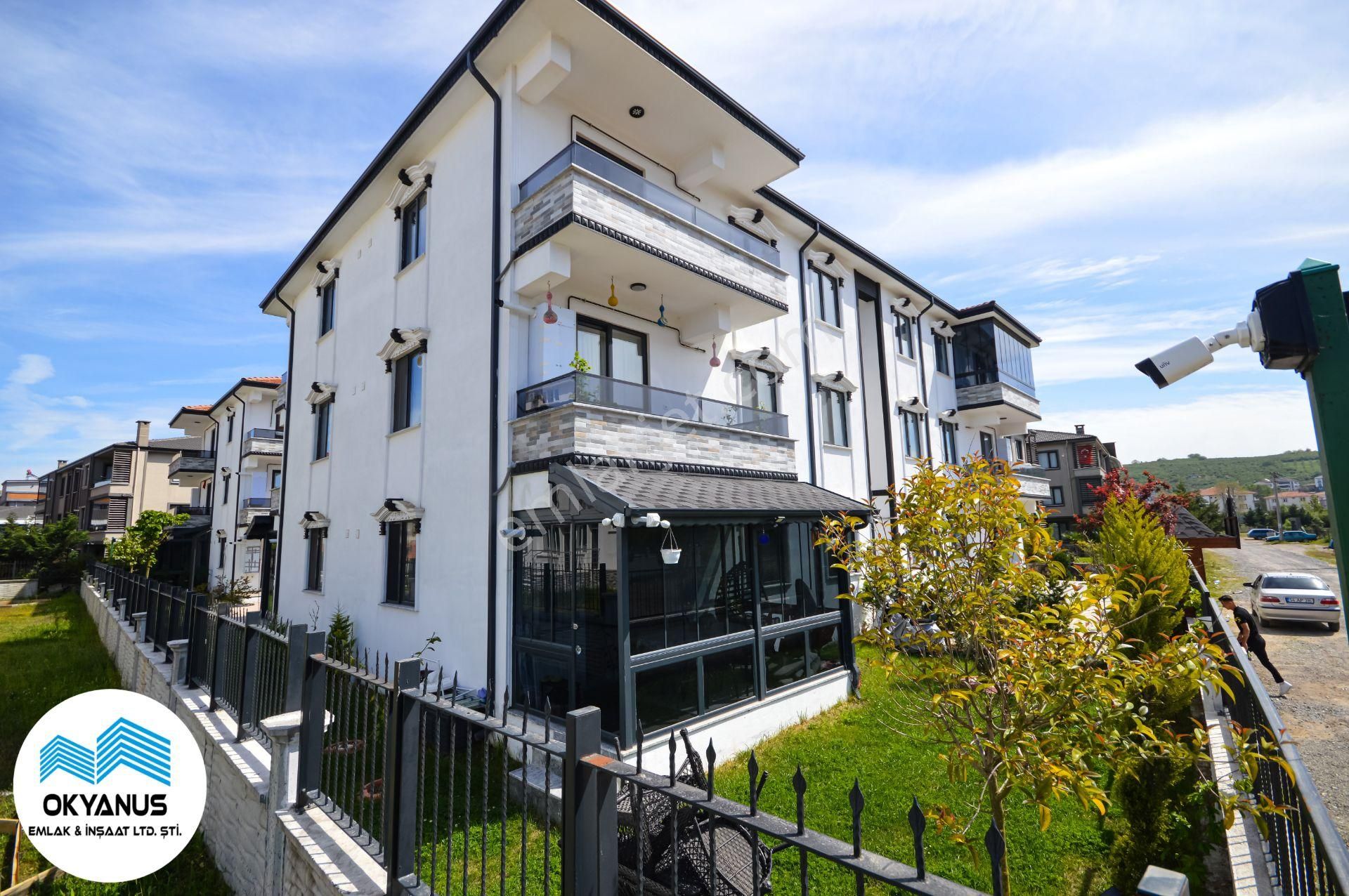 Karasu’da Havuz Ve Bahçe Ayrıcalığı İle Şık Daire!