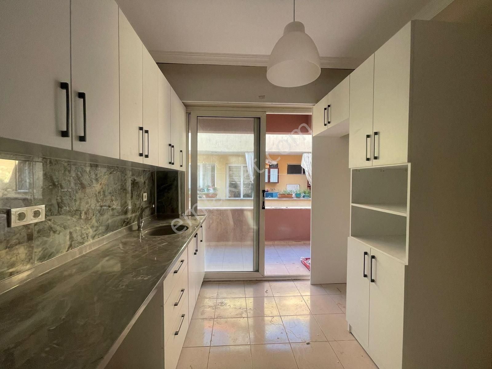3+1 Düz Daire Boş