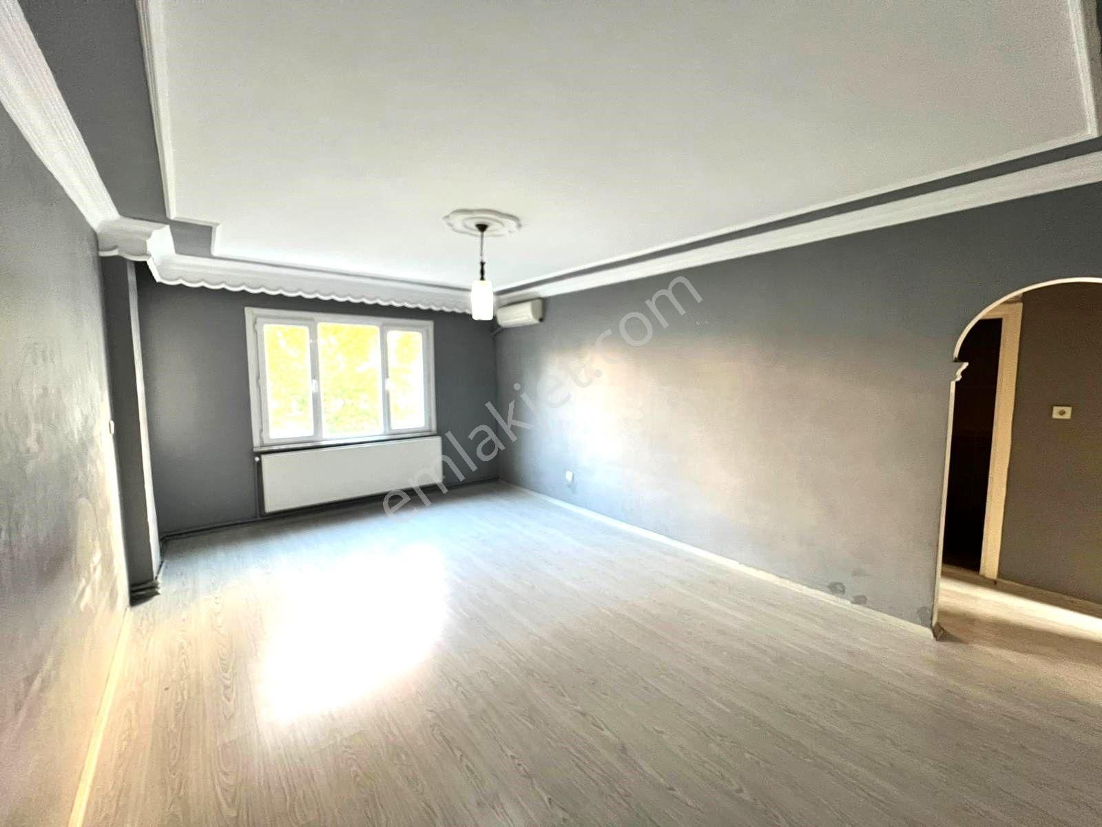 Seba'dan Sefaköy Merkezde 3+1 130m2 Az Katlı Yatırımlık 2.kat D.
