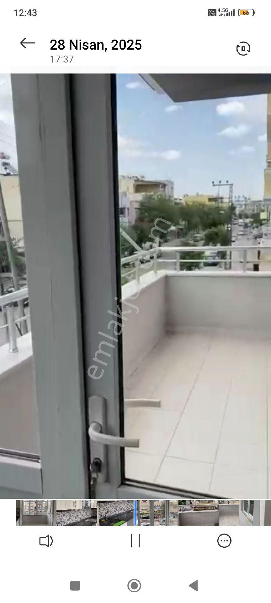 60 Yıl Mh De Cumhuriyet Caddesi Üzerinde De Asansör Lü Daire