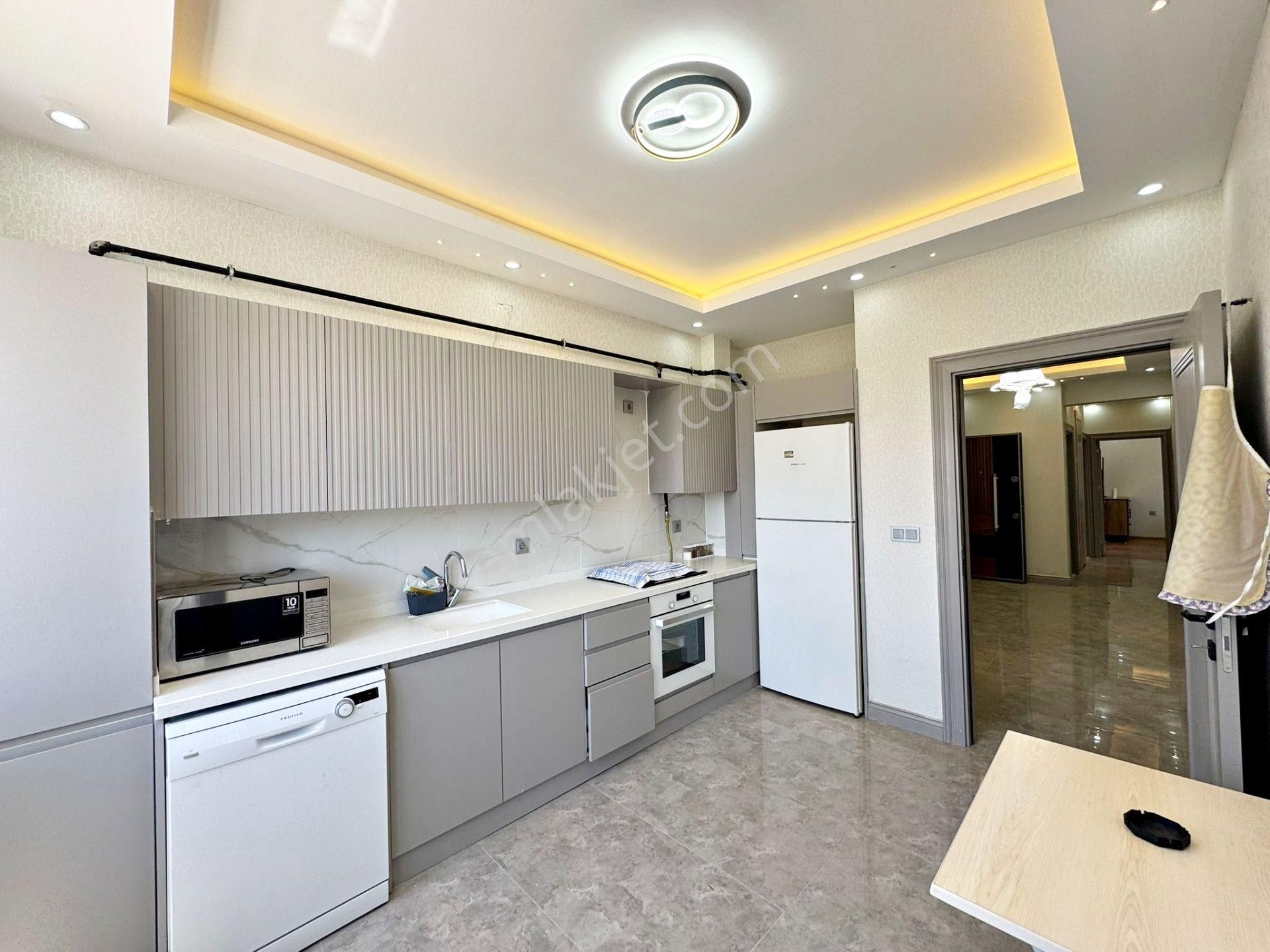Fıstıklık'ta Çift Cam Balkonlu Yerden Isıtmalı Ultralüx 3+1 Daire