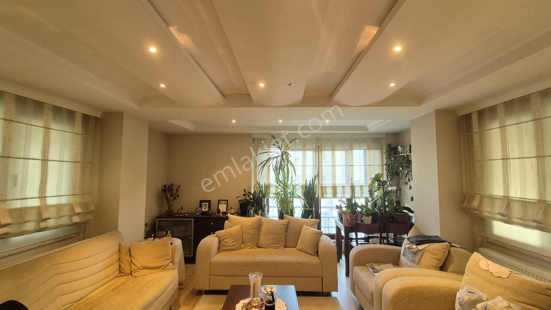 Üsküdar Kısıklı Köşe Önü Açık 3+1 Satılık Daire Enta Emlak