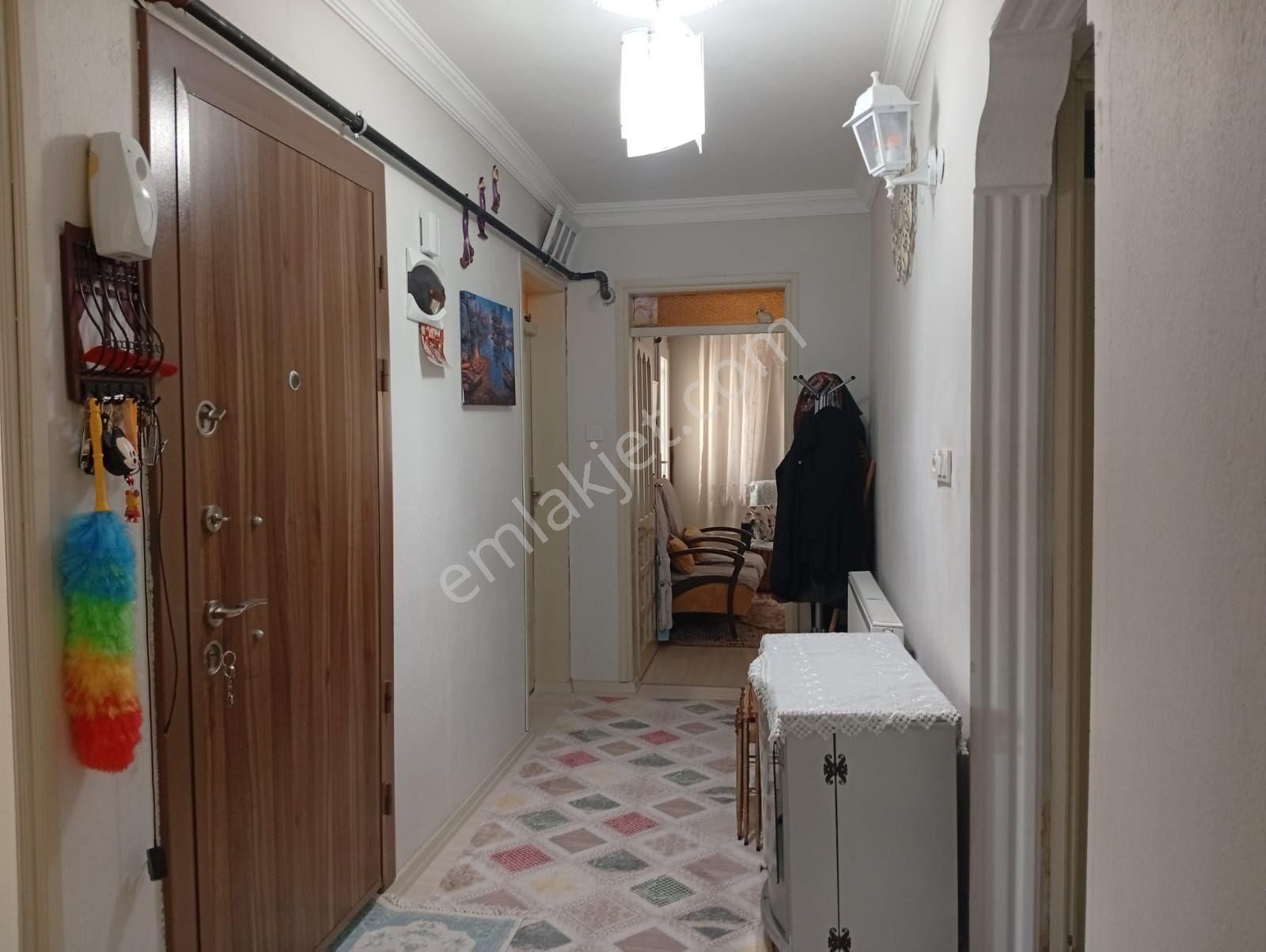 Poyracık Mahallesinde Satılık 2+1 Daire