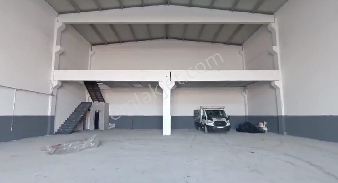 İmalatçılar Ve Geri Dönüşüm Sitesi'nde Satılık 500 M2 Dükkan