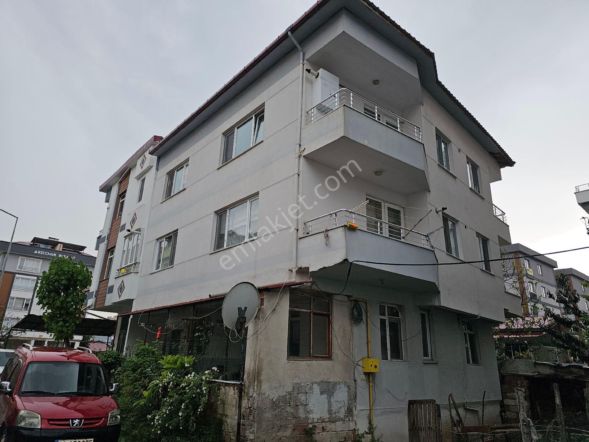 Cumhuriyet Mahallesi'nde 2.kat 2+1 Kiralık Daire.