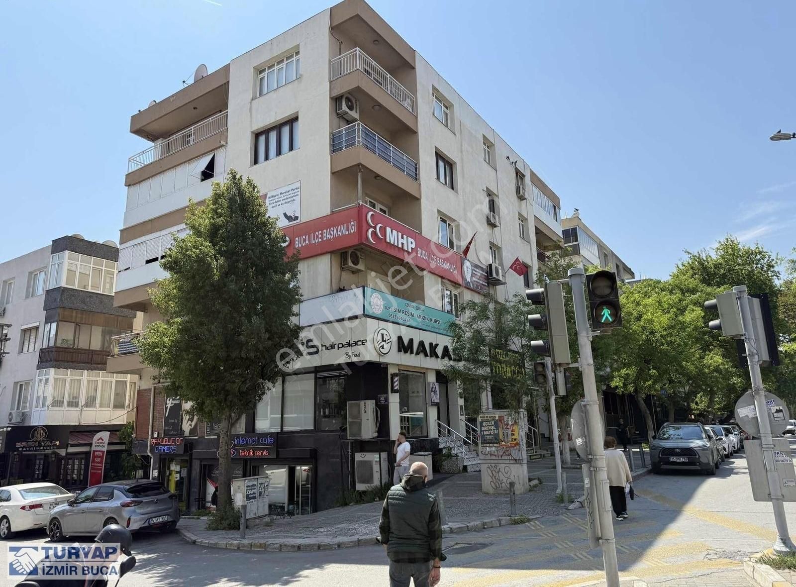 Turyap Buca'dan Menderes Cd. Üzeri Devren Kiralık Dükkan