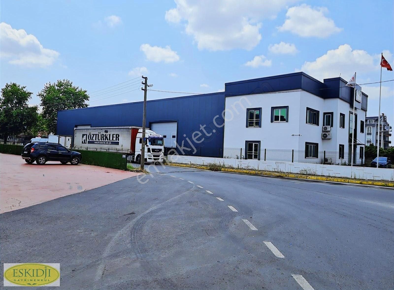 Eskidji'den E5 Cepheli Mercedes Yanı 1650 M2 Depo Ve Ticari Bina