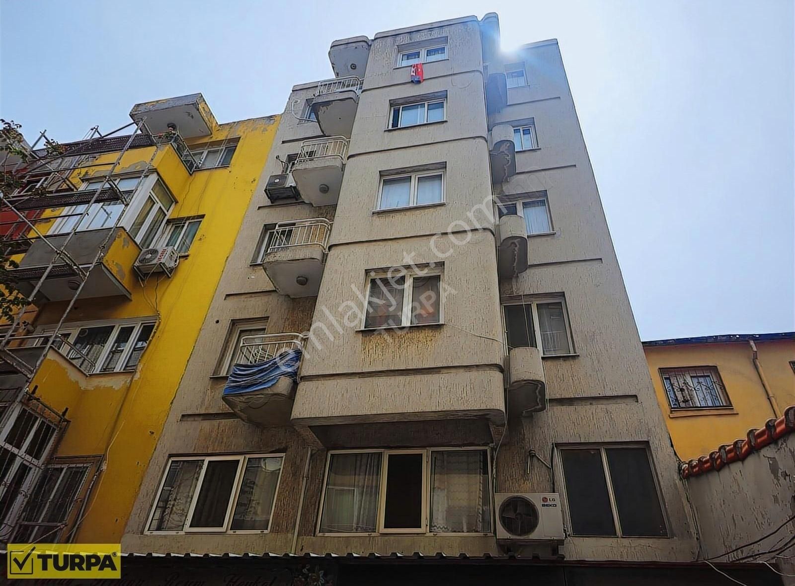 Turpa Gayrimenkulden Alsancak Kıbrıs Şehitlerde Satılık Daire