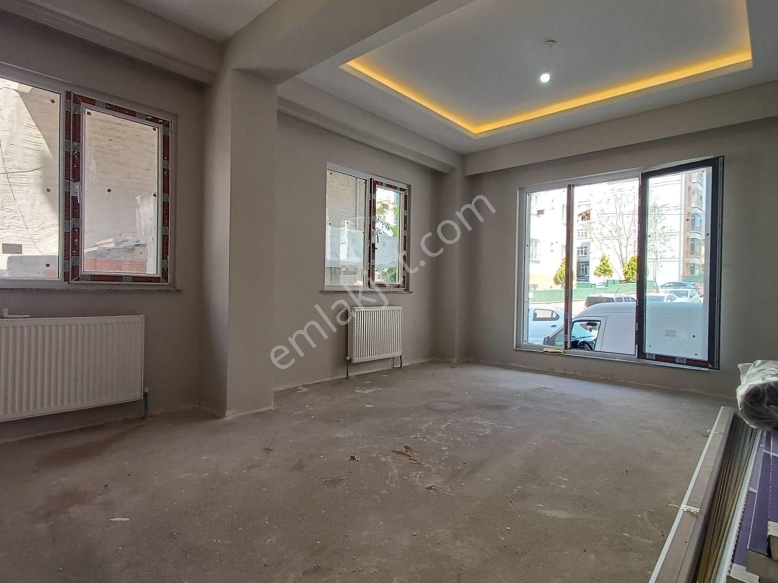 Kartal Metroya Ve E5'e Yürüme 2+1 Kat Seçenekli - İskanlı