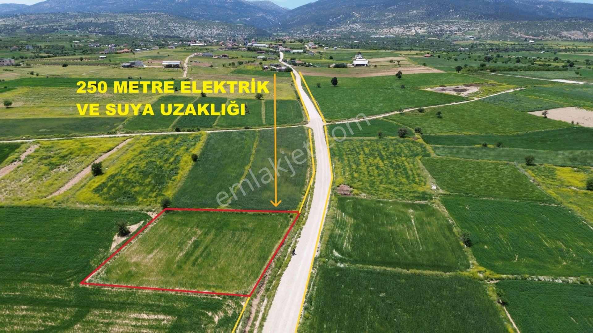 Korkuteli Yeltende 1667 M2 Tarla Yerleşime 250 Metre Mesafede - Görsel 2