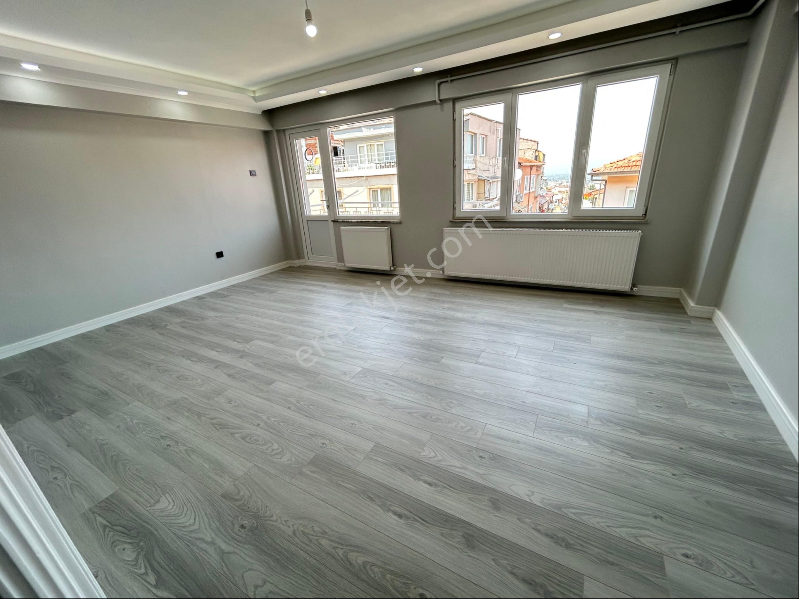 Reisten Şible Durmuş Sit.de 2+1 95m2 2.kat Kombili Lüx Daire