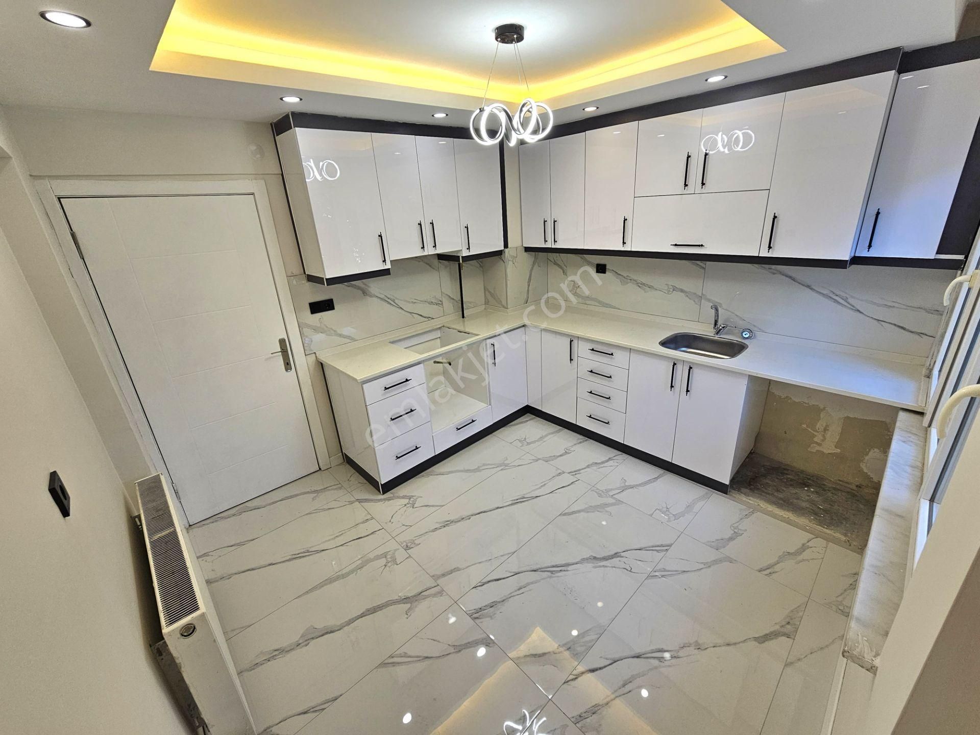 Özmecaz'dan 15 Mayıs Mah. 3+1 145m2 Arakat Lüks Daire