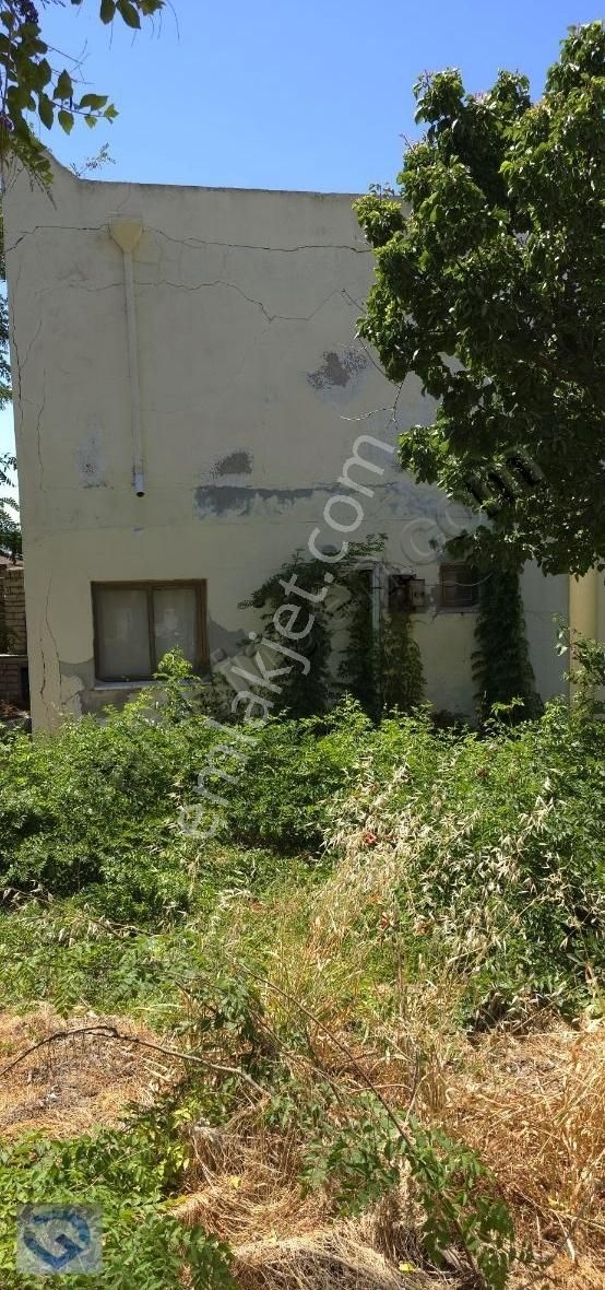 Hüseyin Öziç'den Estinbel Ön Sırada Tadilatlık Villa