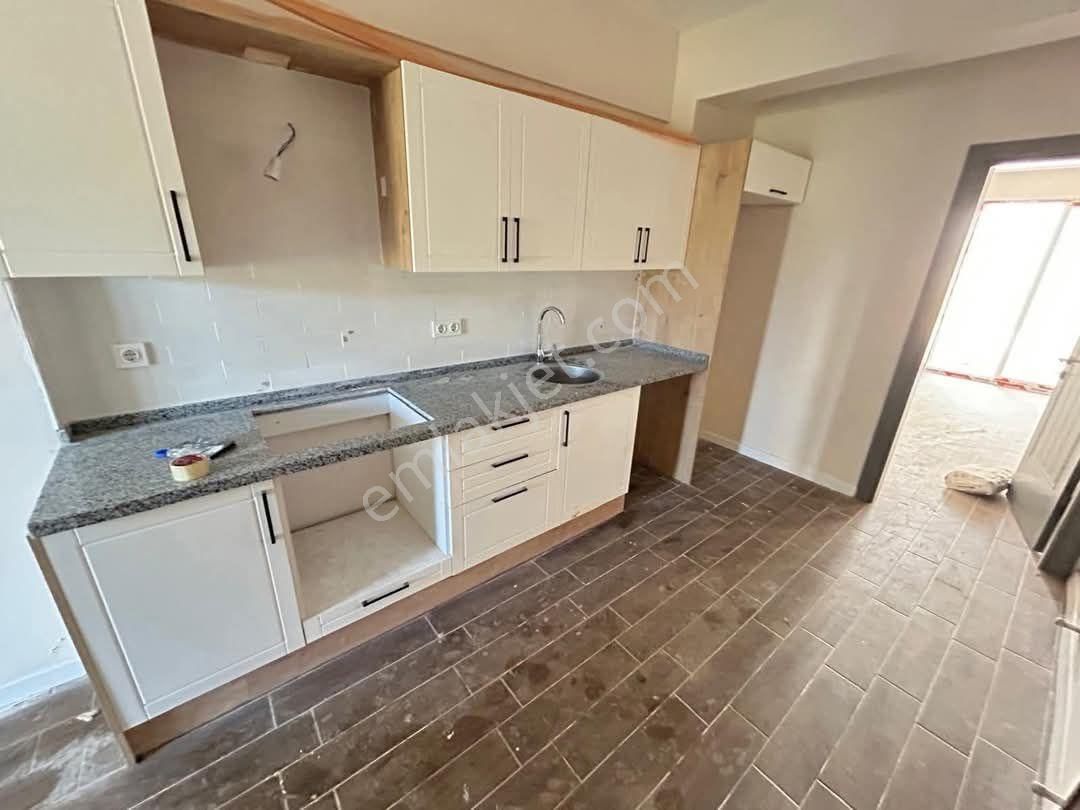 Kuşadası Davutlarda 1+1 60 M2 Havuzlu Asansörlü Satılık Daire  