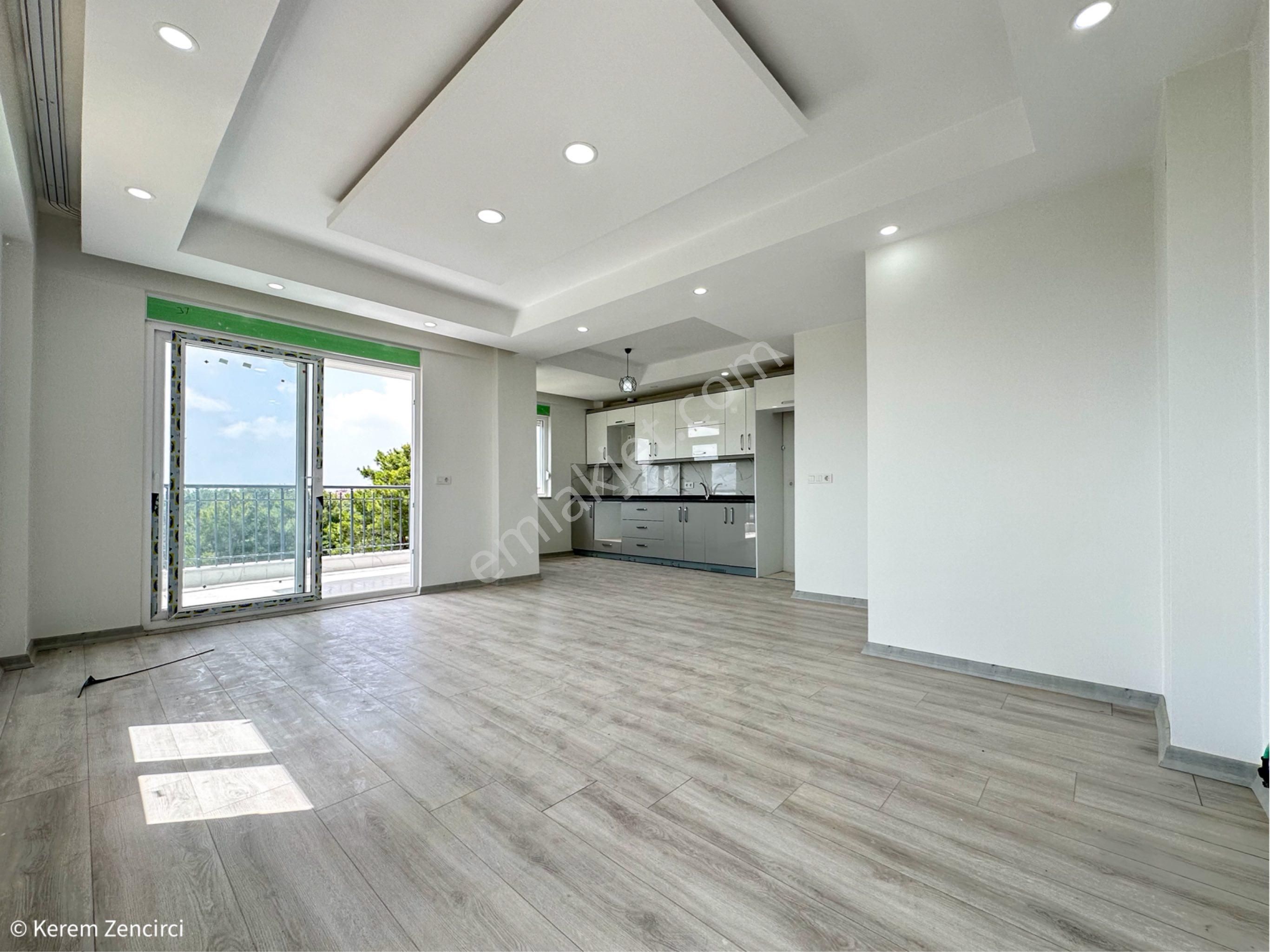 Sarılarda 250m2 5+1 Satılık Dubleks Daire Kapanmaz Cephe