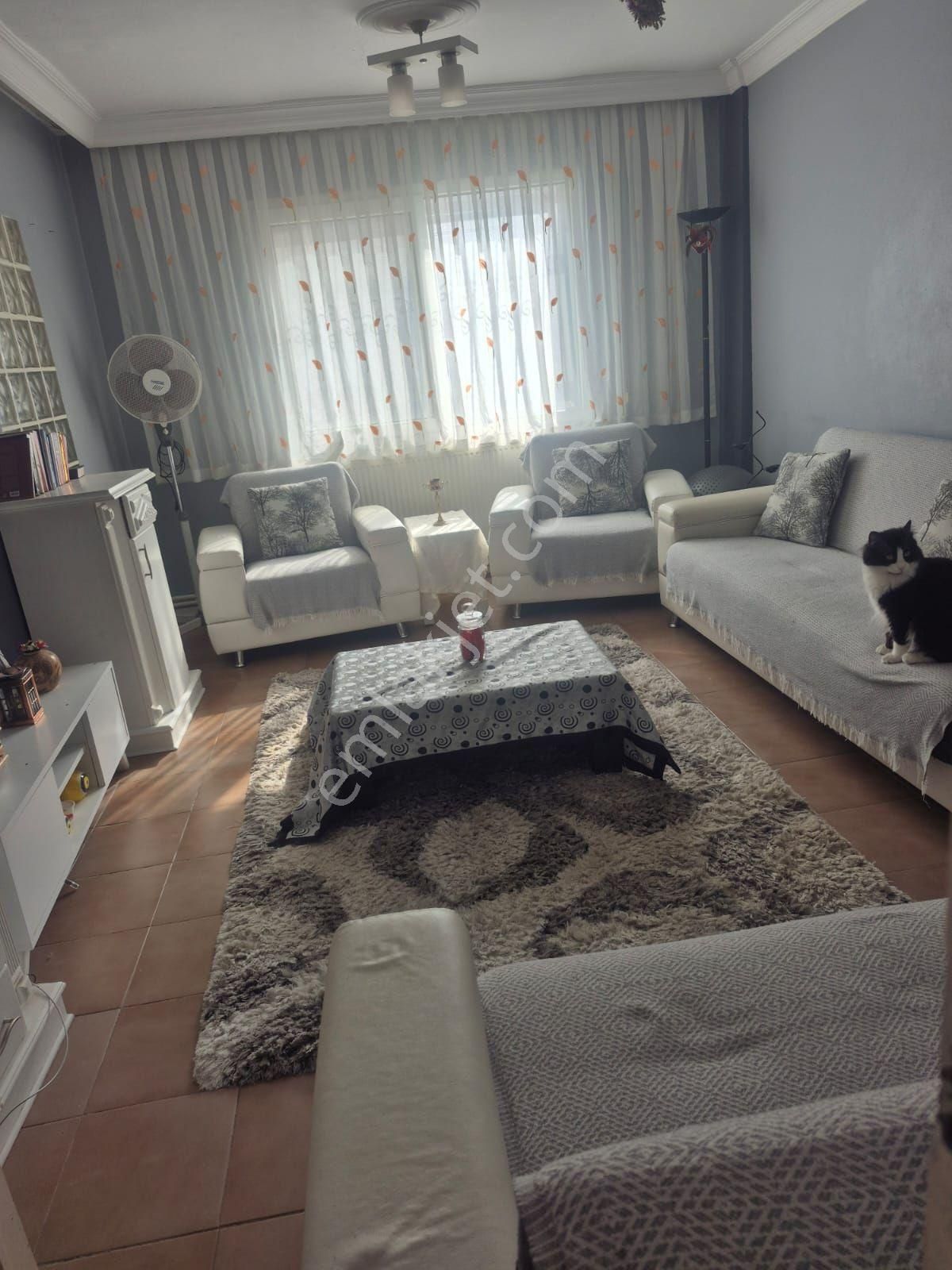 Ay&na Gayrimenkul'den İzkent'te 2+1 Kiralık Daire