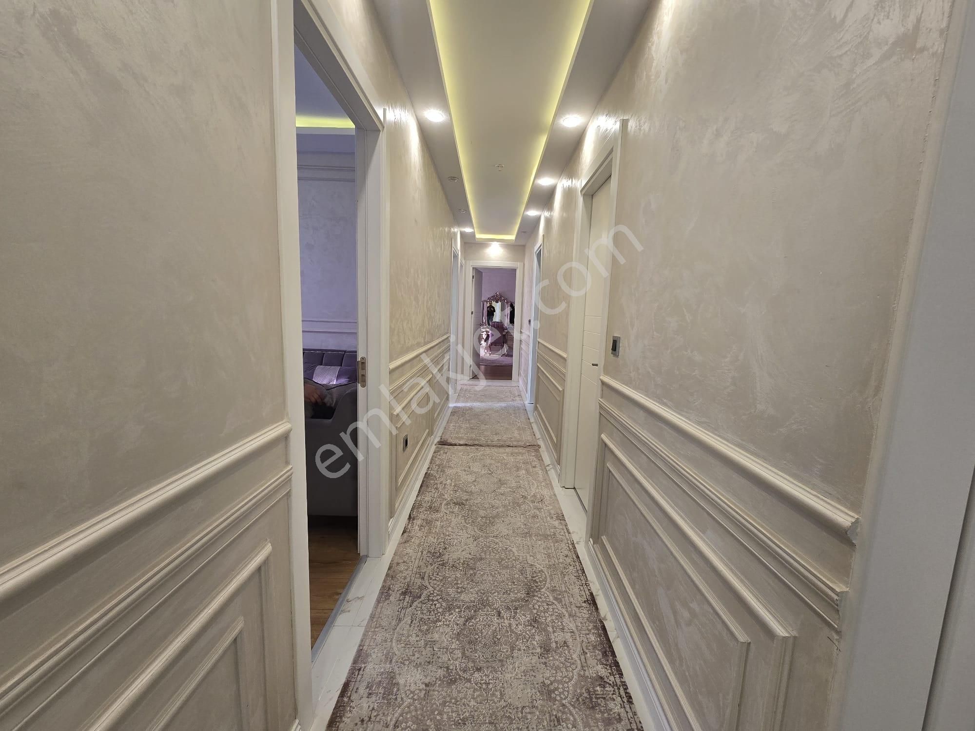 Kartal Yakacık Yeni Mah.site İçinde 4+1 Havuzlu Satılık Daire
