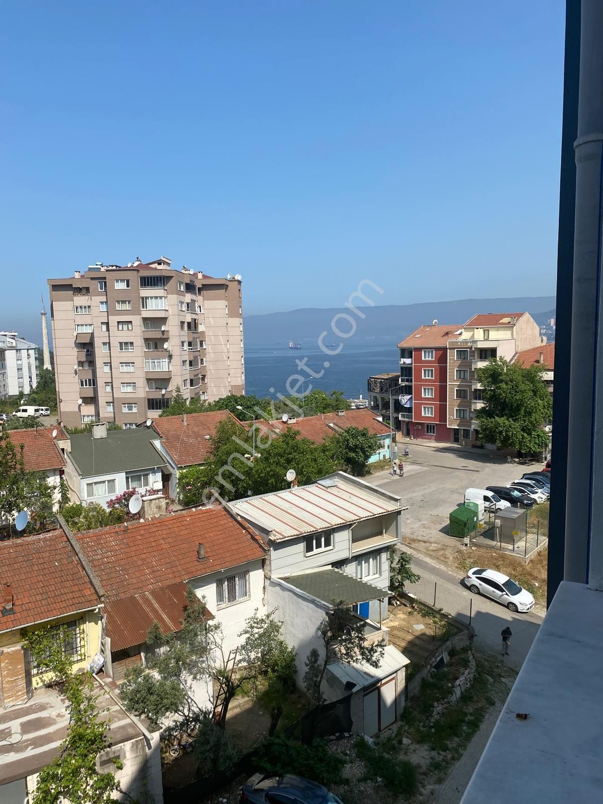 Hisar Mahallesinde Eşyalı Kiralık Daire Enes Emlaktan