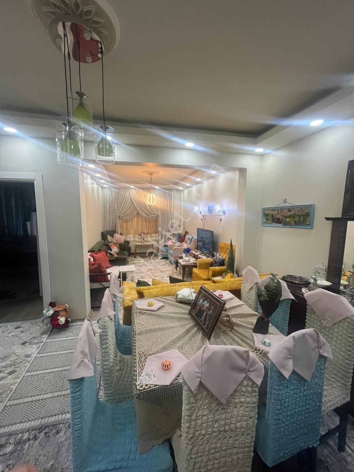 Bayrampaşa Muratpaşa 2+1 Yüksek Giriş Bahçe Mevcut Brüt 130 M2 Net 120 M2