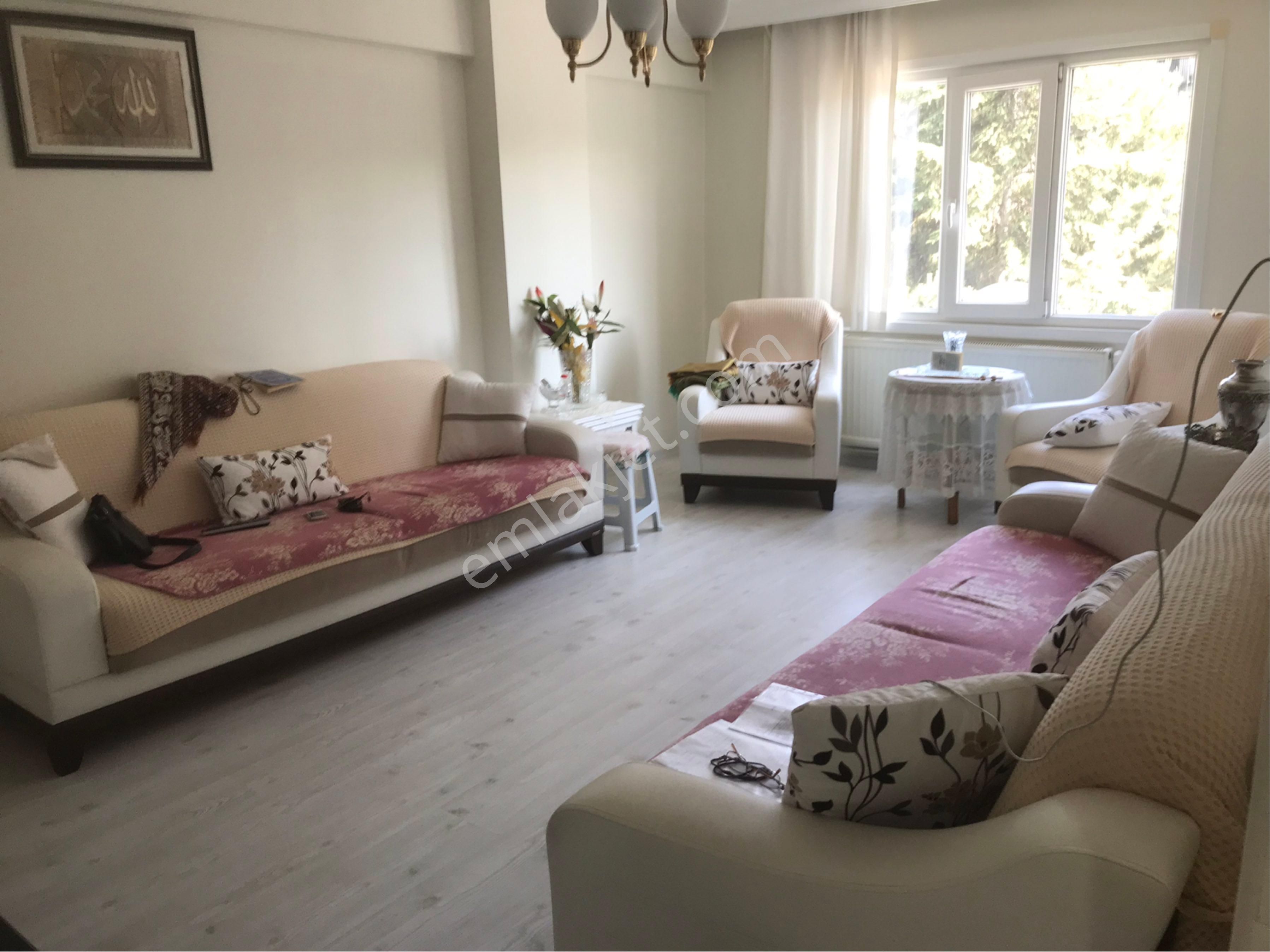 Çavuşpaşa Meydana Yakın 2+1 100 M2 Kat İrtifaklı Cadde Üzeri Satılık Daire