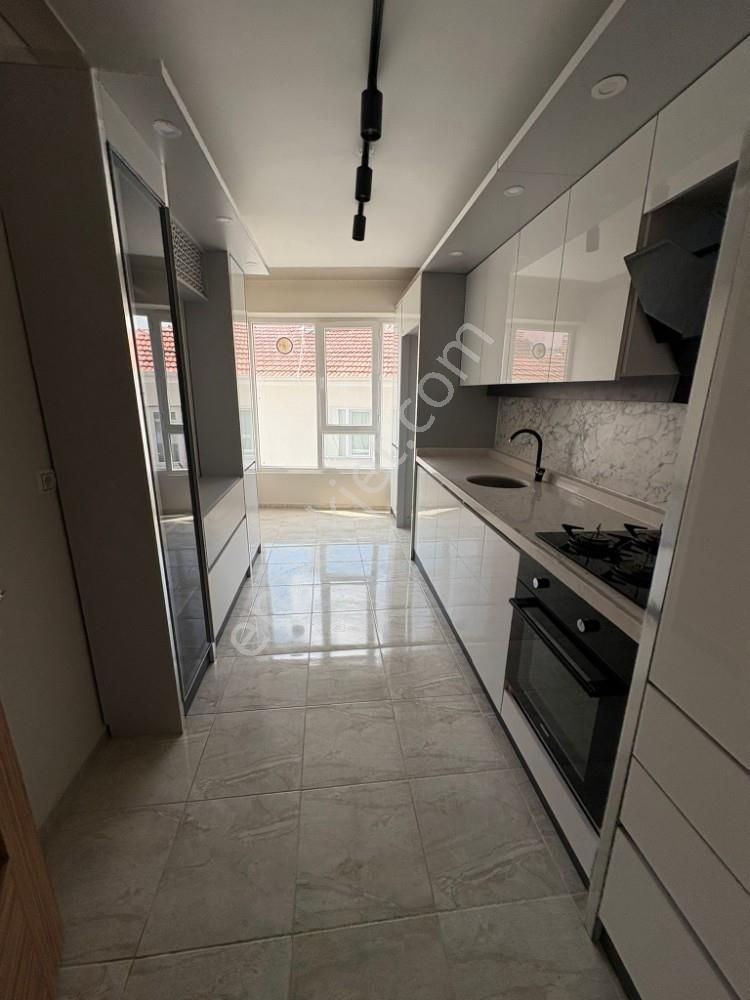 Sincan Mareşal Çakmak Mahallesinde 3+1 Full+full Yapılı Daire