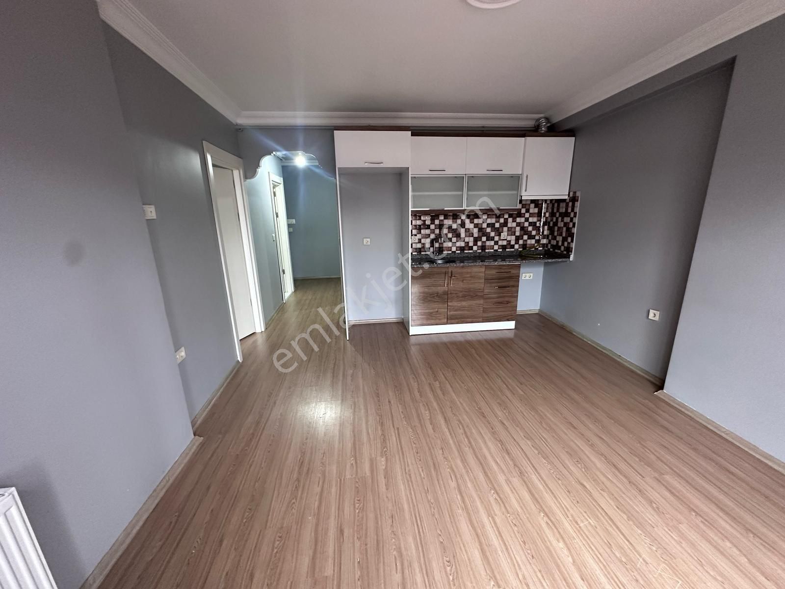 Kiralık 2 + 1 Taşocağı Caddesi Üzerinde Kiralık Daire Merkezi Konumunda