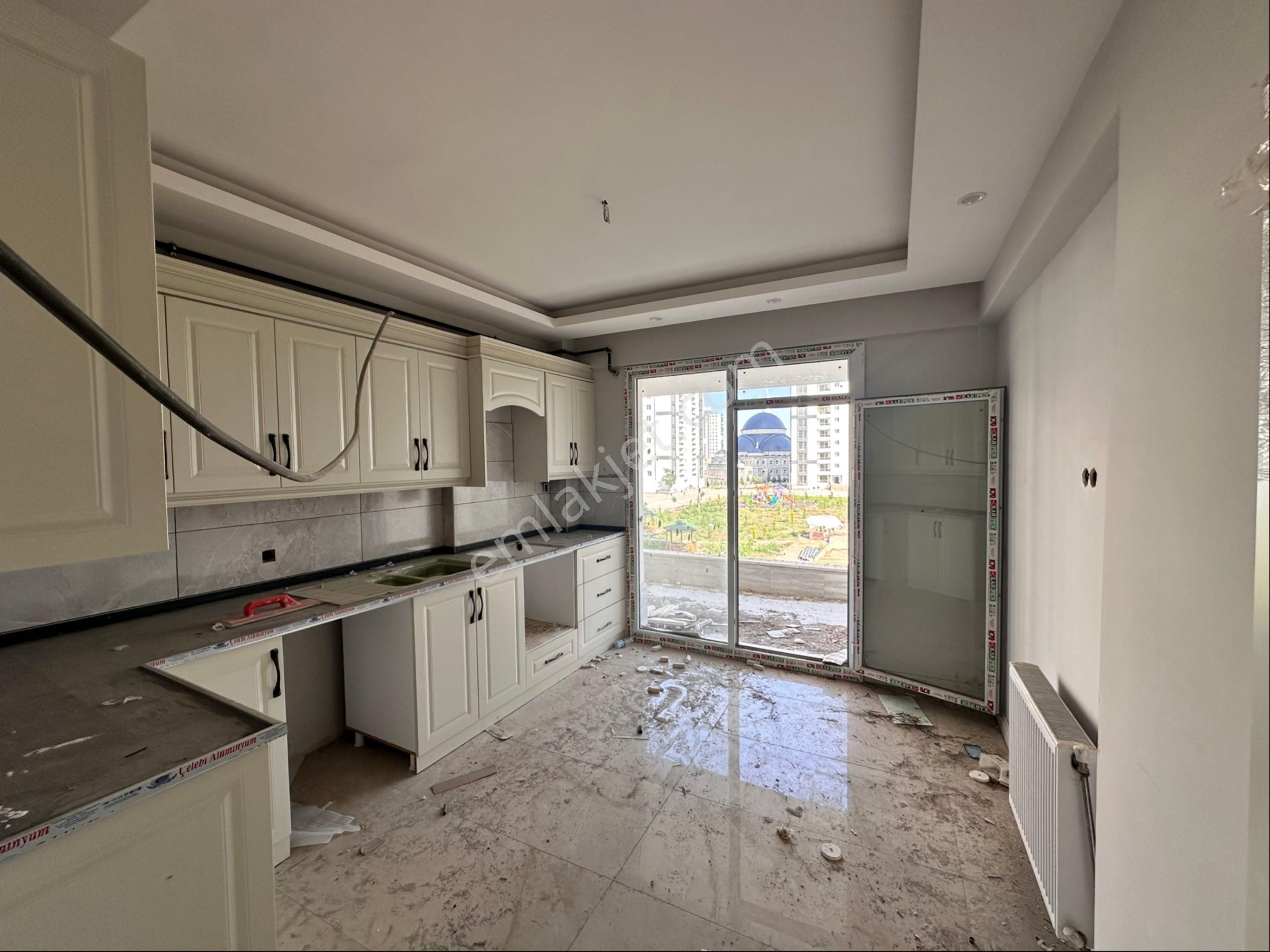 Rota Dan Adlı Tıp Arkası Satlık 2+1 Satılık Lüks Daire