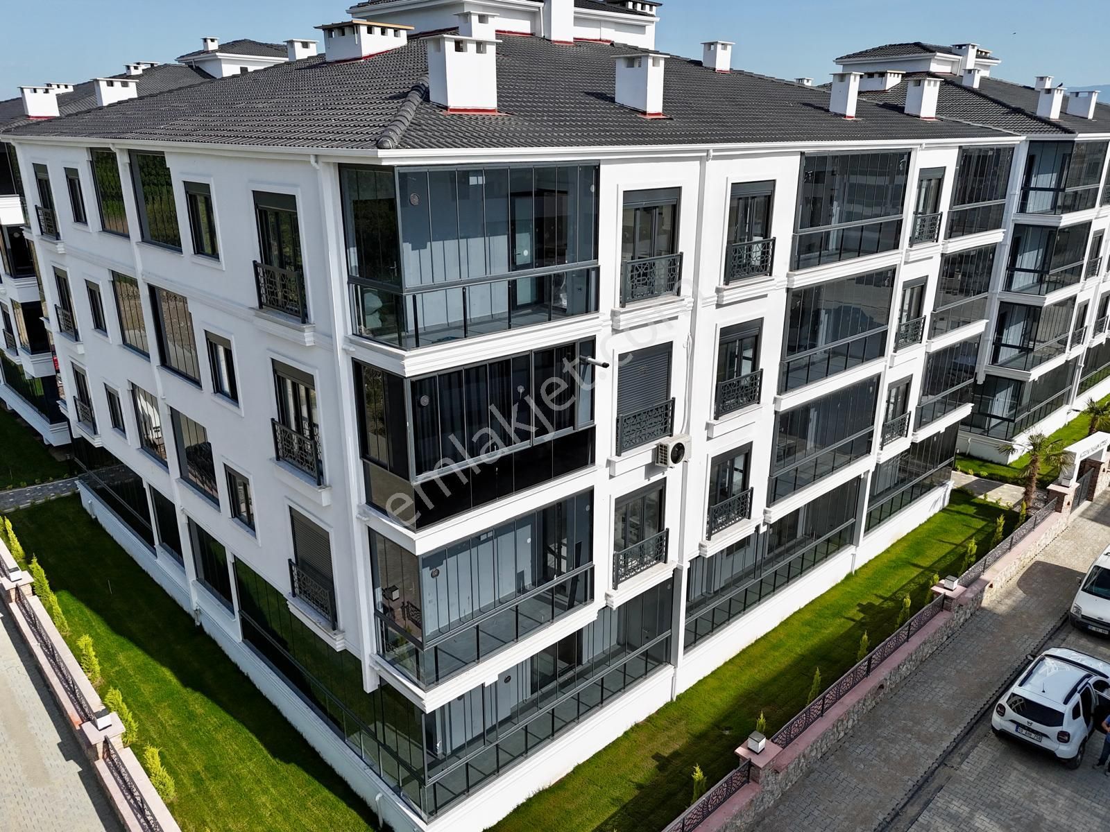 Akçay Aras Emlaktan Altınkumda Ara Kat 2+1 Daire