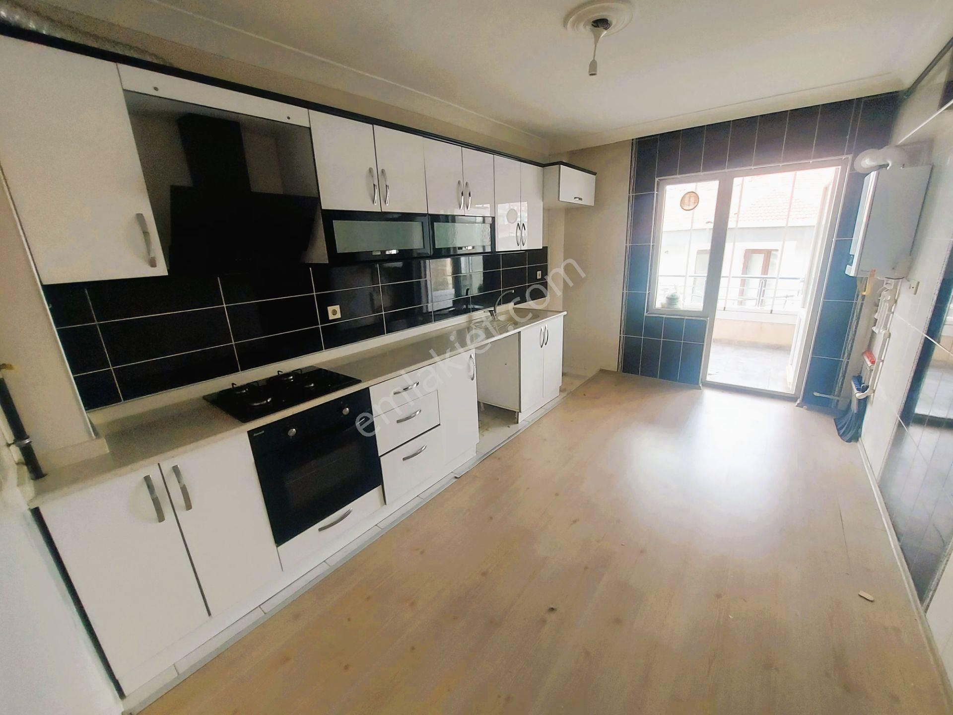Atapark Mah. 1291. Sok. Asansörlü E. Banyolu Kilerli Full Yapılı 3+1 Kiralık Daire