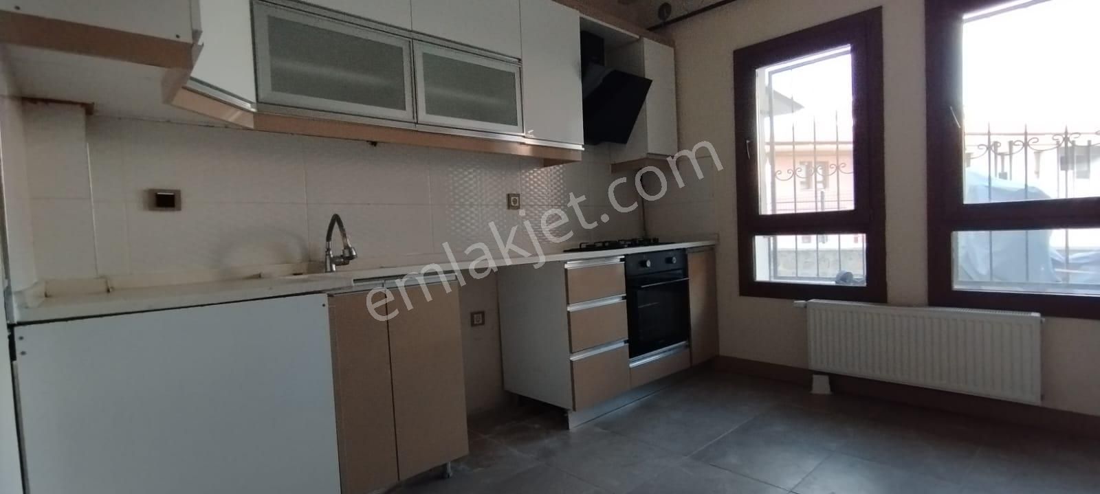 Manisa Akgedik Toki Konutlarında 3+1 Zemin Kat Kiralık Daire