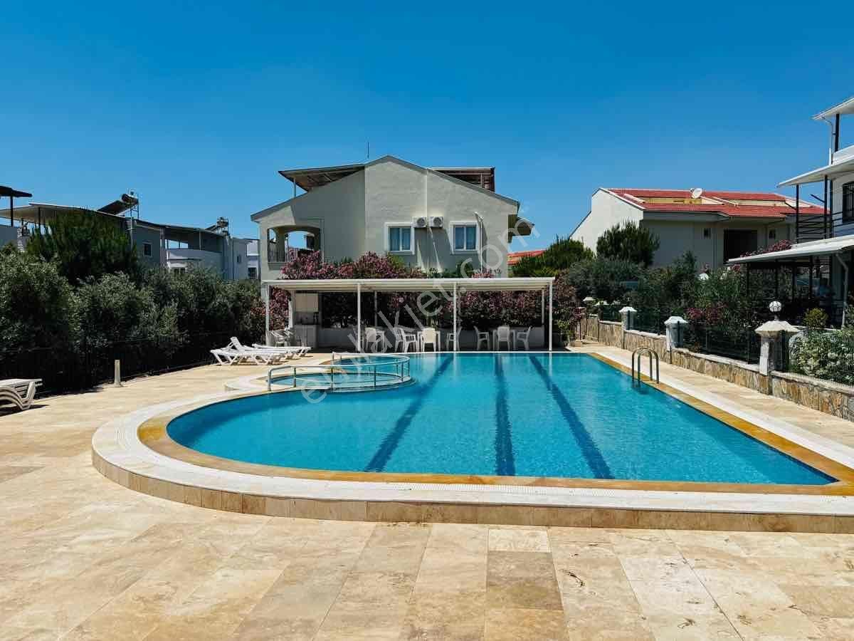 Didim Akbük’te Havuzlu Site İçerisinde 2+1 Giriş Katı