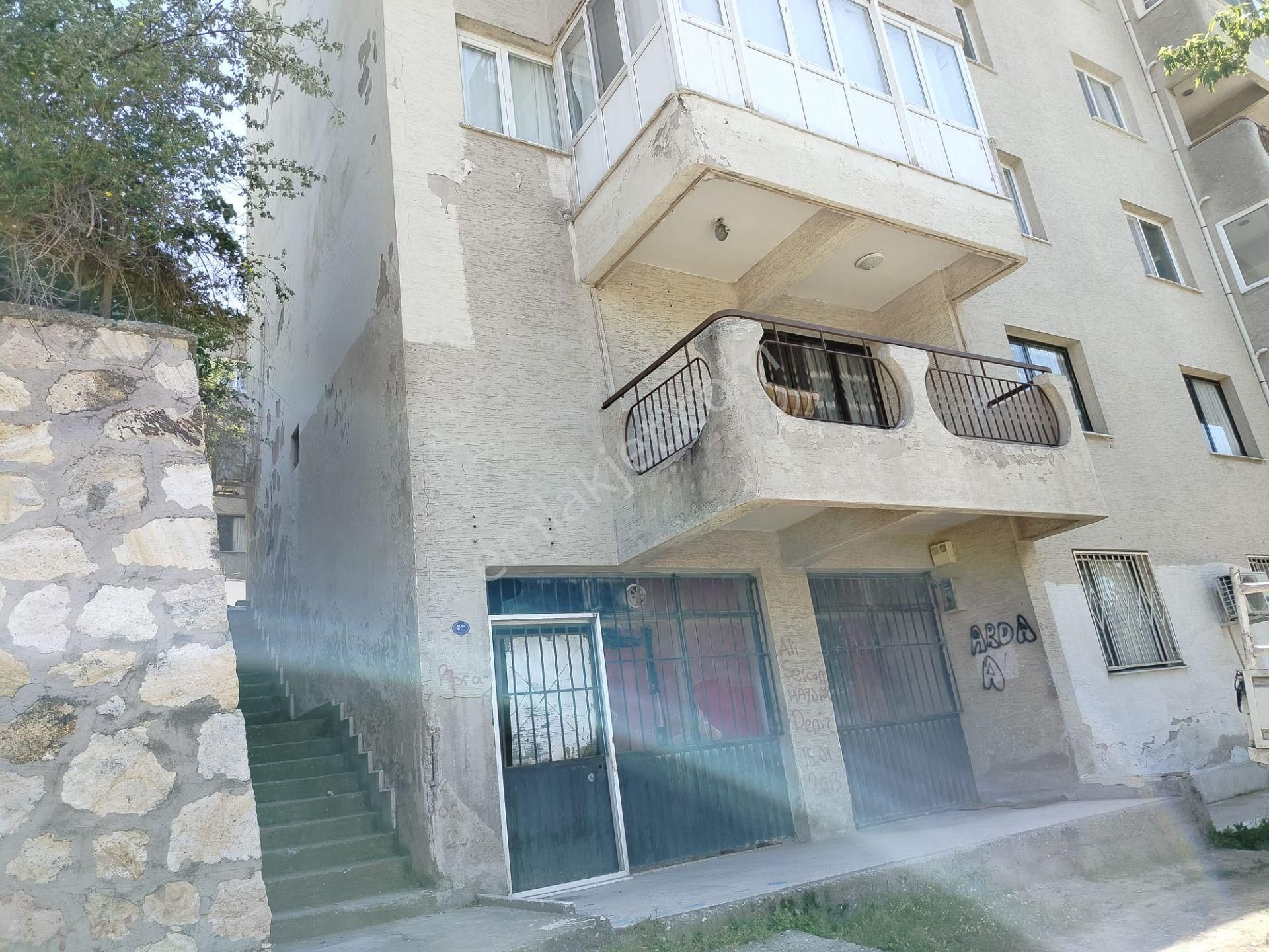 Menemen Atatürk Mahallesi'nde Kiralık 2+1 Daire