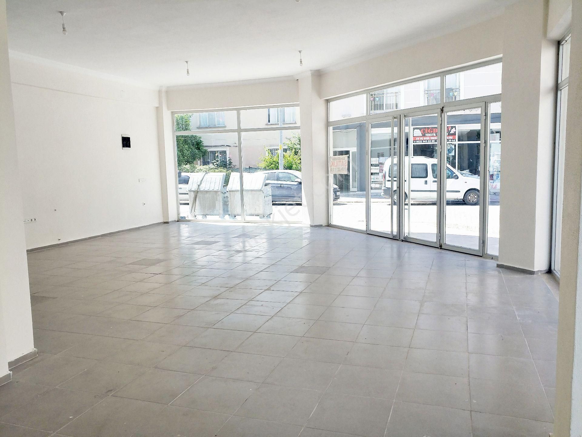 Dalaman Merkezde Sıfır Binada En Hareketli Bölgede Satılık Cadde Üstü Bacalı 100 M2 Köşe Dükkan - Görsel 4