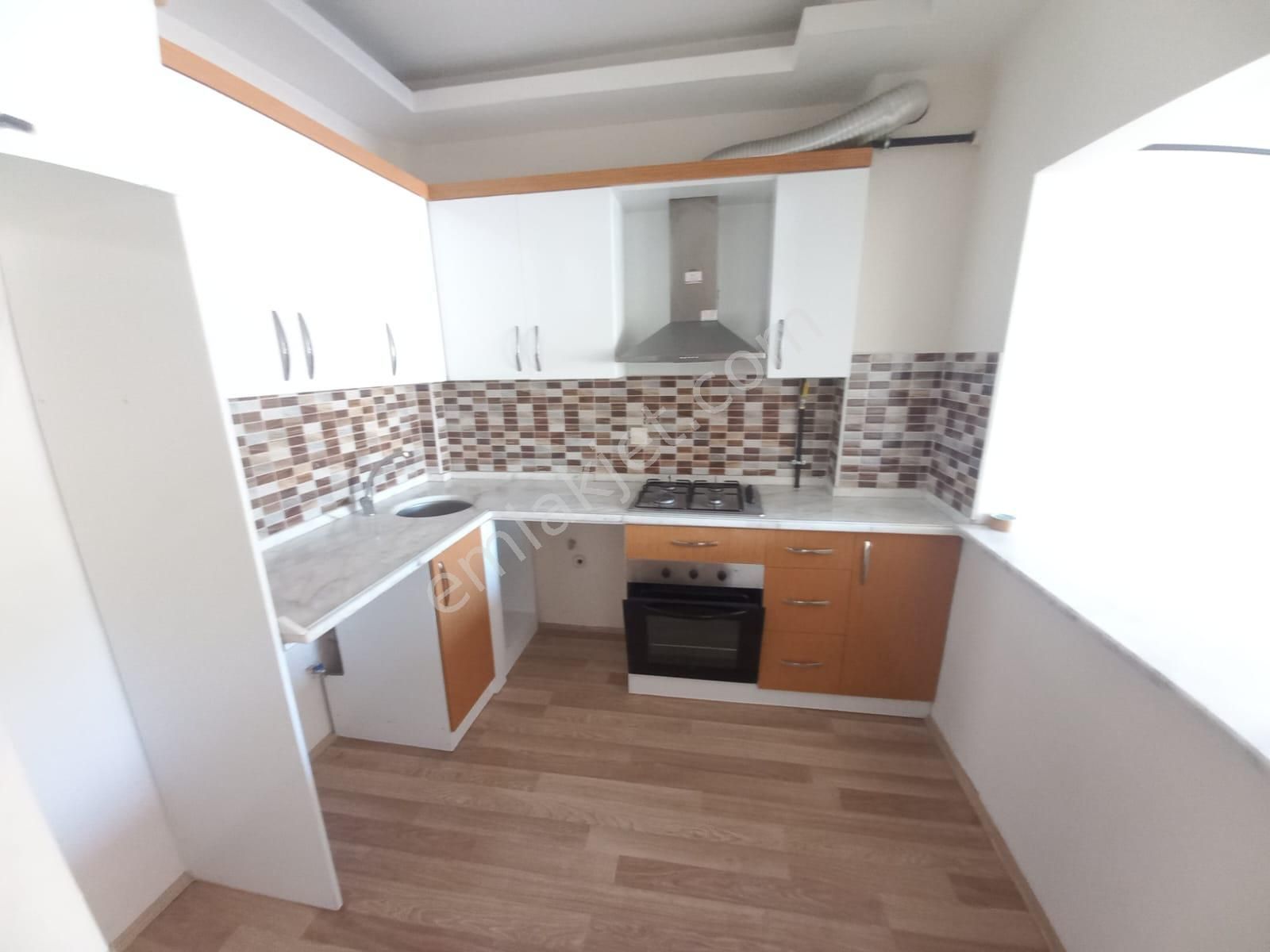 Emrah Çiftci'den Selçuklu Yazır Mah.beyhekim Cad.yanı Kiralık 2+1 Amerikan Mutfak Daire