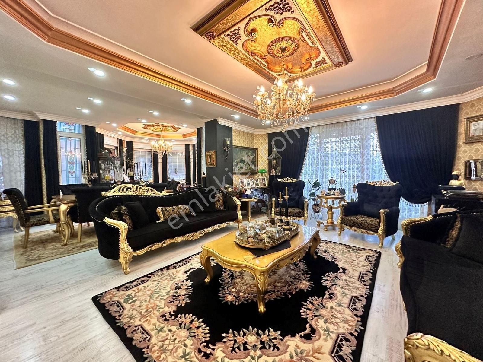 Florya Şenlikköy 'de Lüks Eşyalı 3+1 Kiralık Daire 200m²