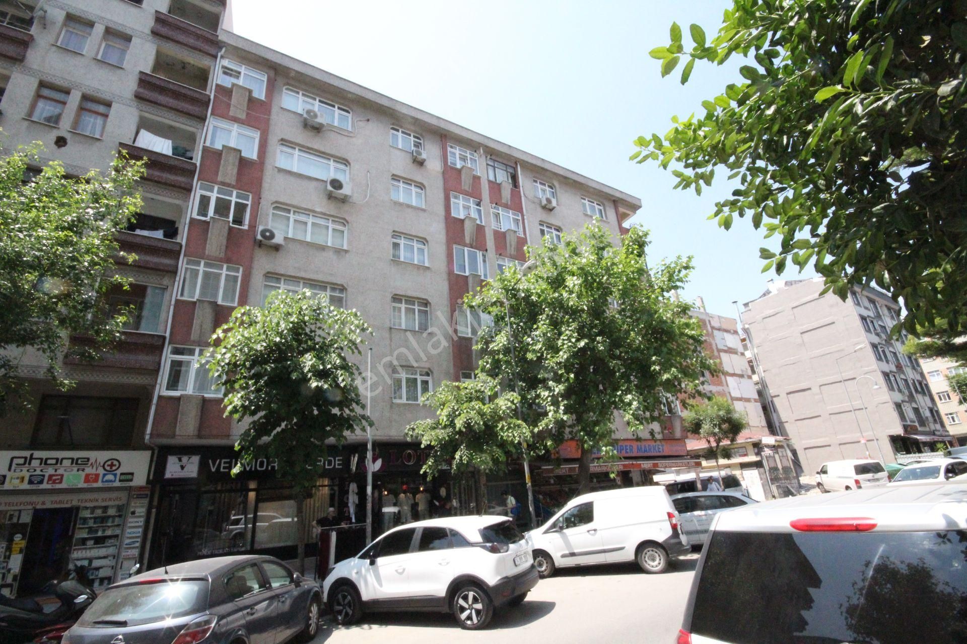 Old City'den B.evler Çamlık Cd Üzeri 40m2 Depolu Fırsat İşyeri.