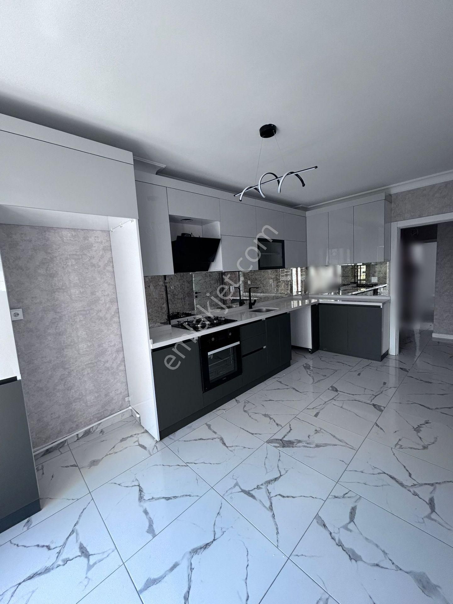 Cengizhan'da Tek Bloklu Sitede Full Yapılı 3+1 135m2 Daire.!!!