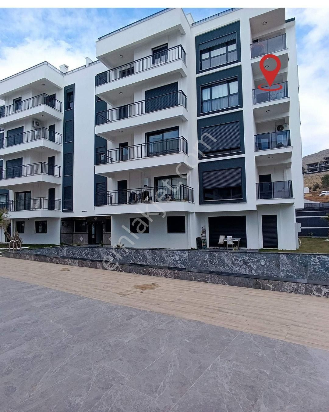 Kuşadası'nda Sıfır, Kapalı Otoparklı ,yüzme Havuzlu Sitede,lüks 2+1