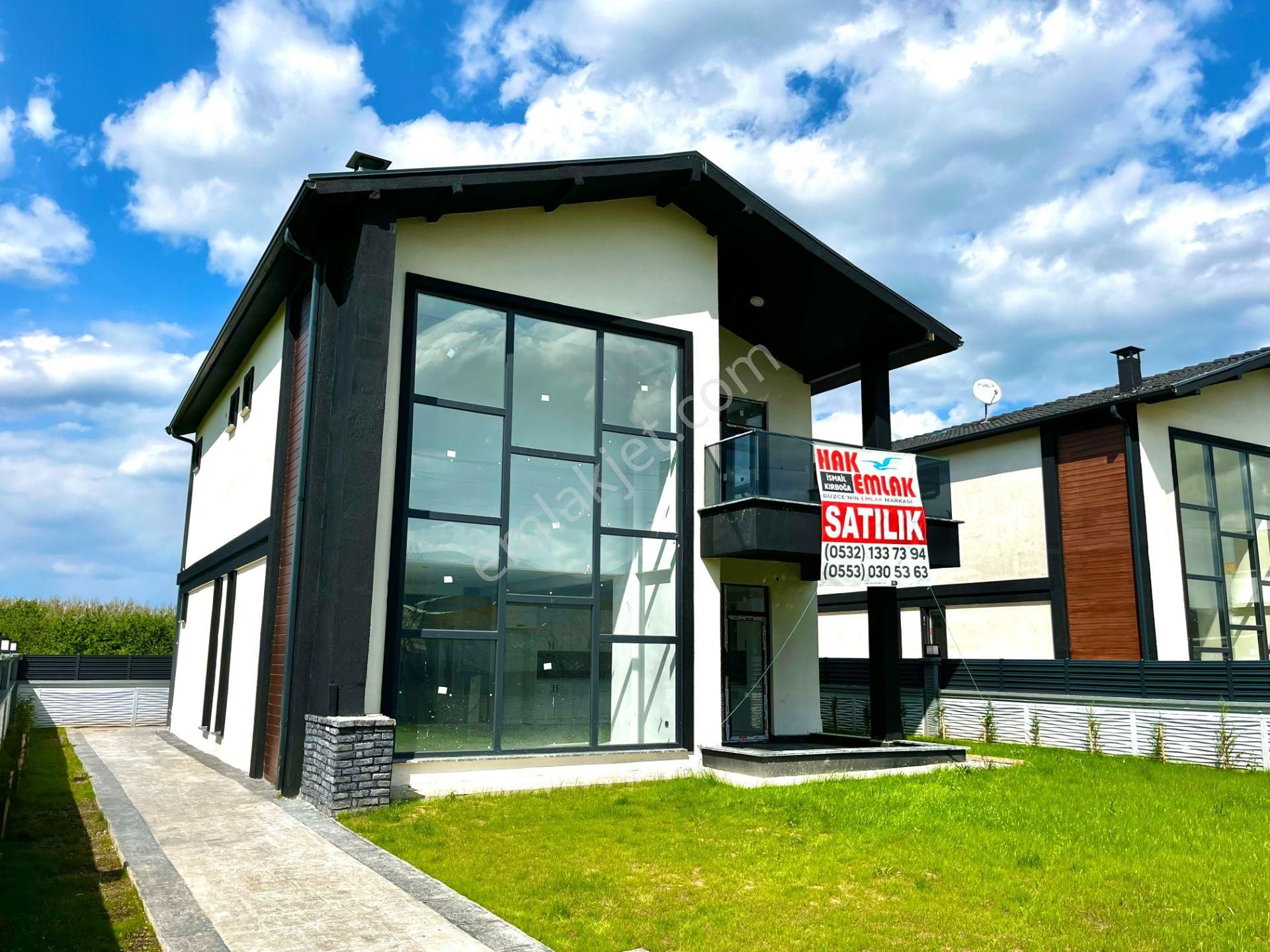 Hak Emlak'tan 429m² Arsa Üzerinde Tam Müstakil 4+1 Lüks Villa