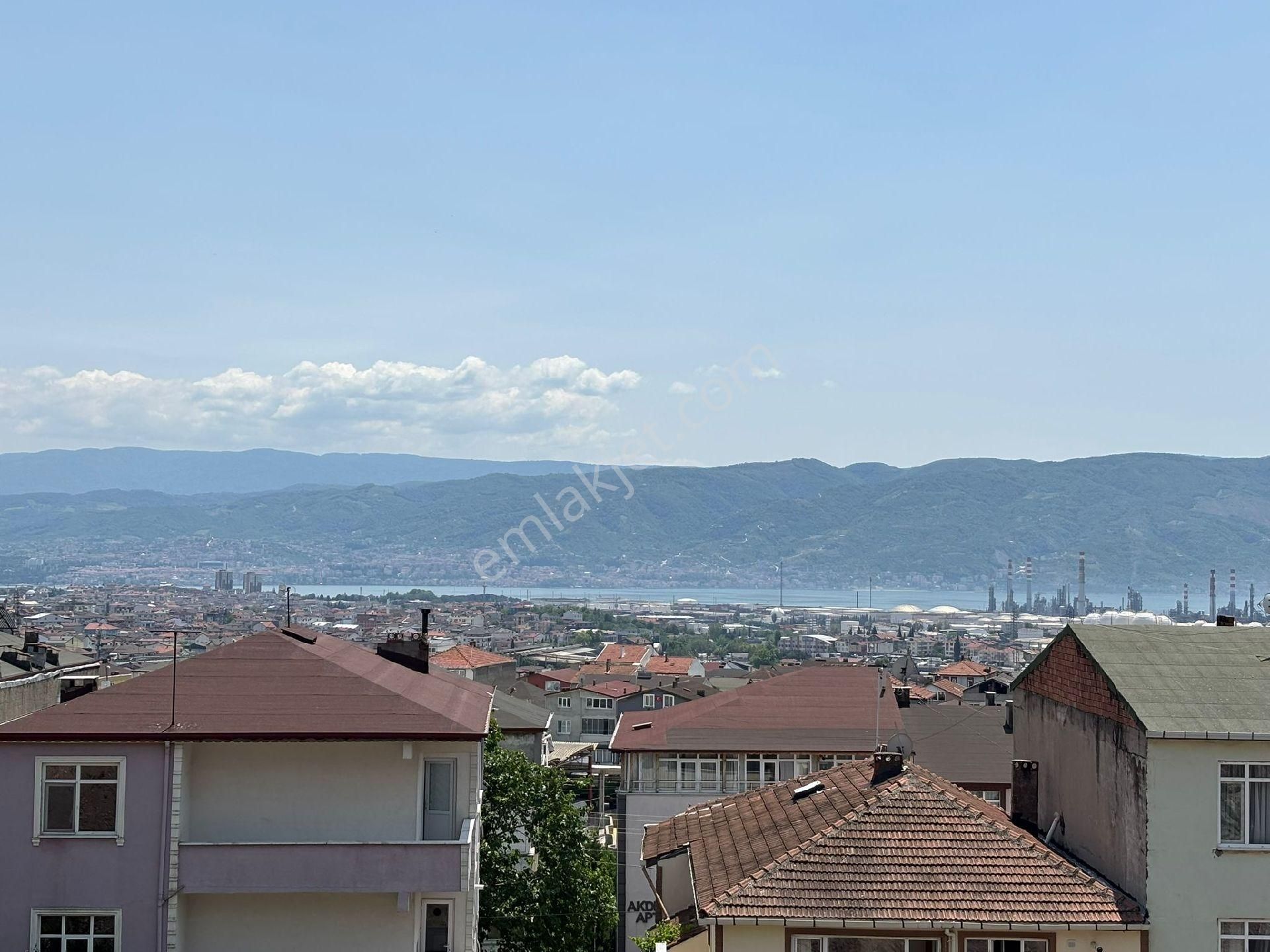 Altuntaş'tan Körfez Çamlıtepe Mh. Deniz Manzaralı Satılık Arsa