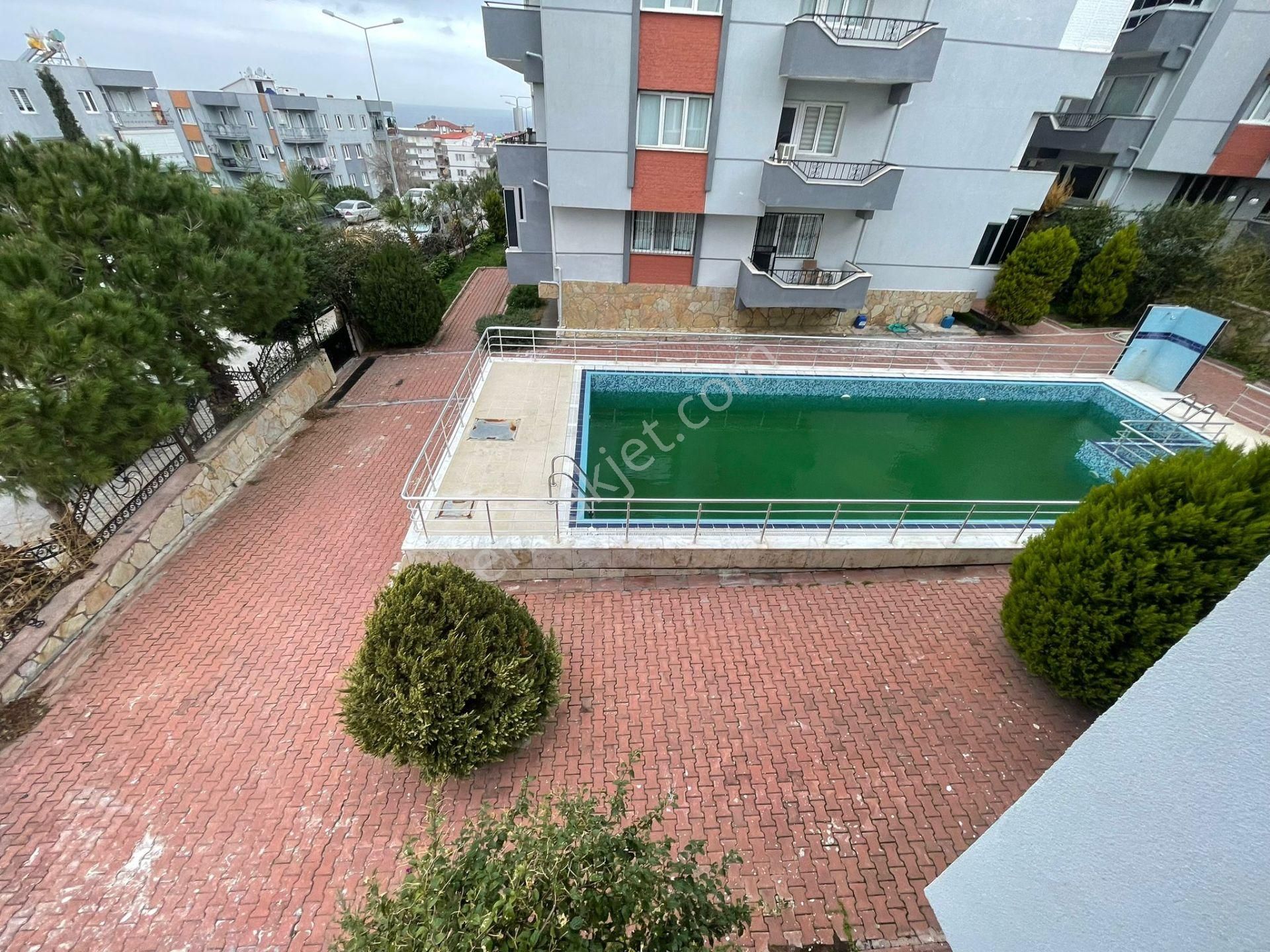 Havuzlu Sitede Kısmi Deniz Manzaralı 3+1 Daire!